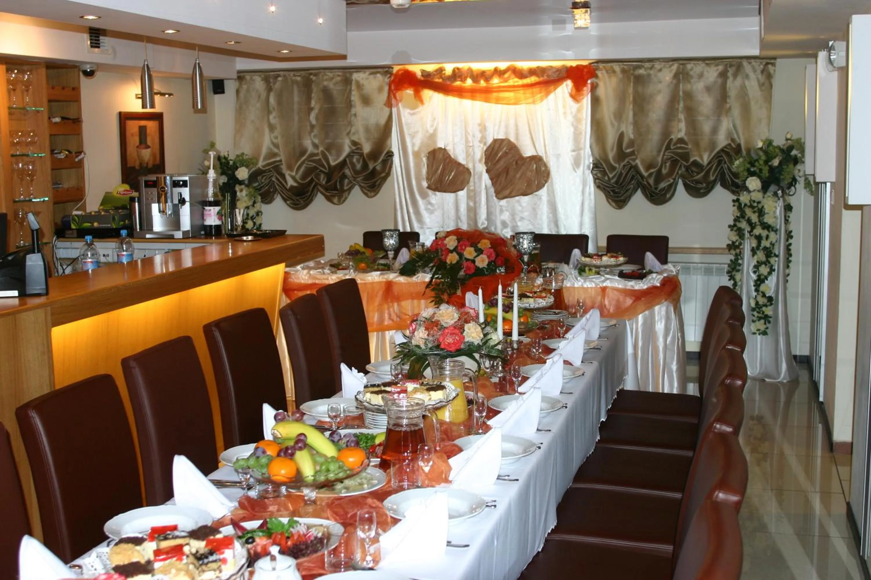 Restaurant/places to eat in Hotel Korona