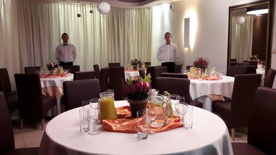 Restaurant/places to eat in Hotel Korona