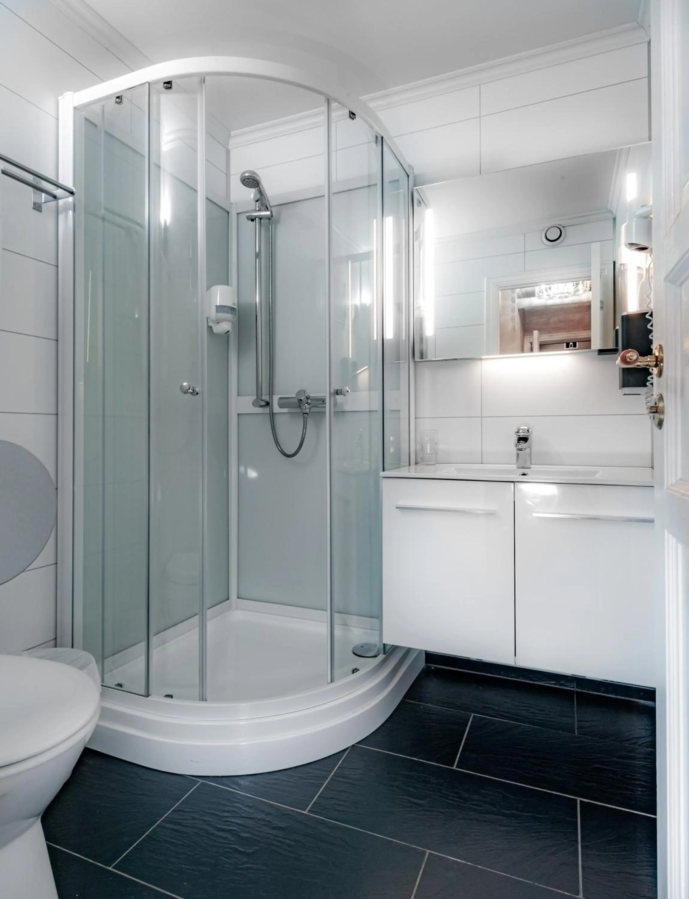 Bathroom in Kjøbmandsgaarden Hotel