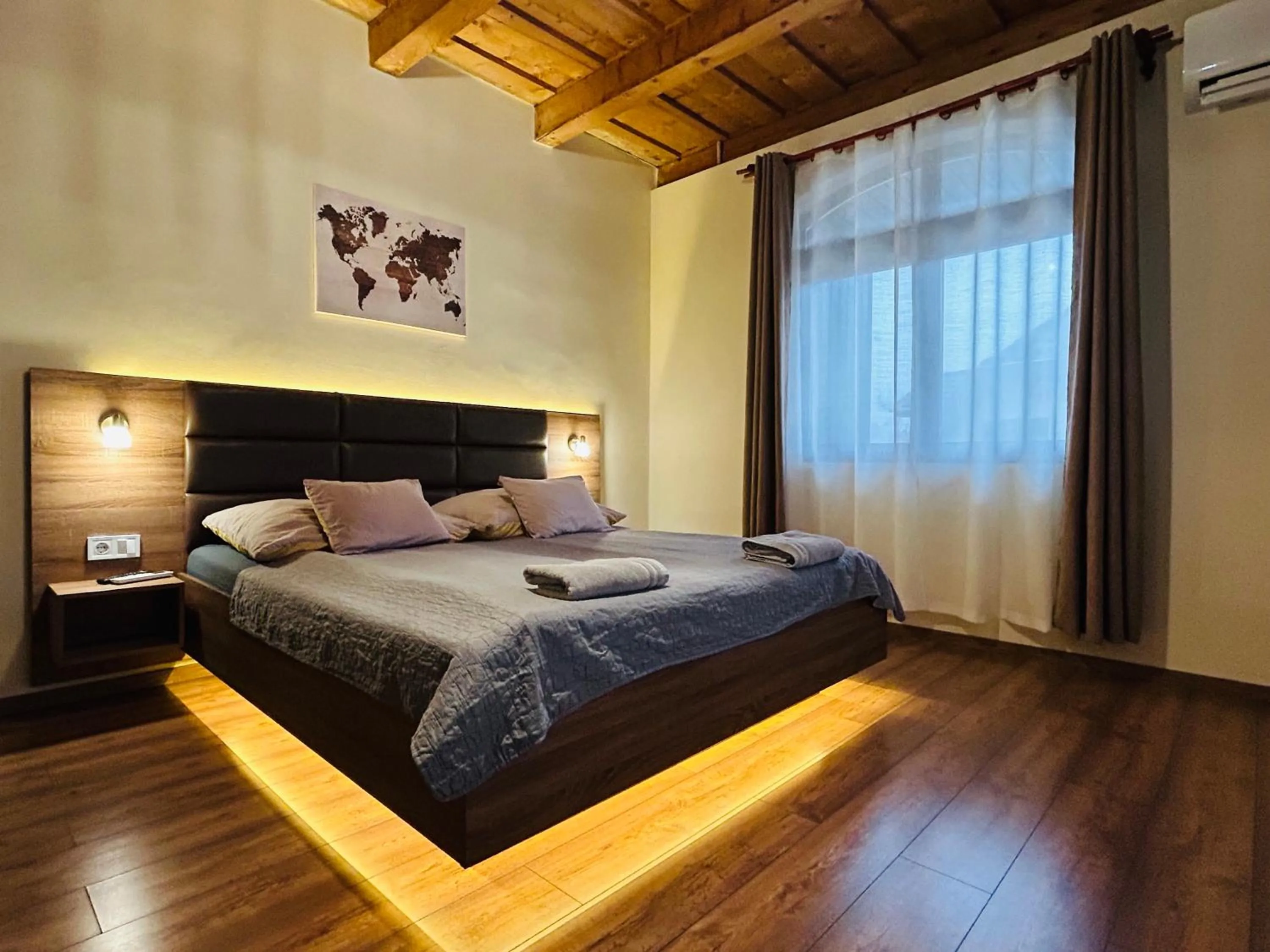 Deluxe Double Room in Harmónia Vendégház