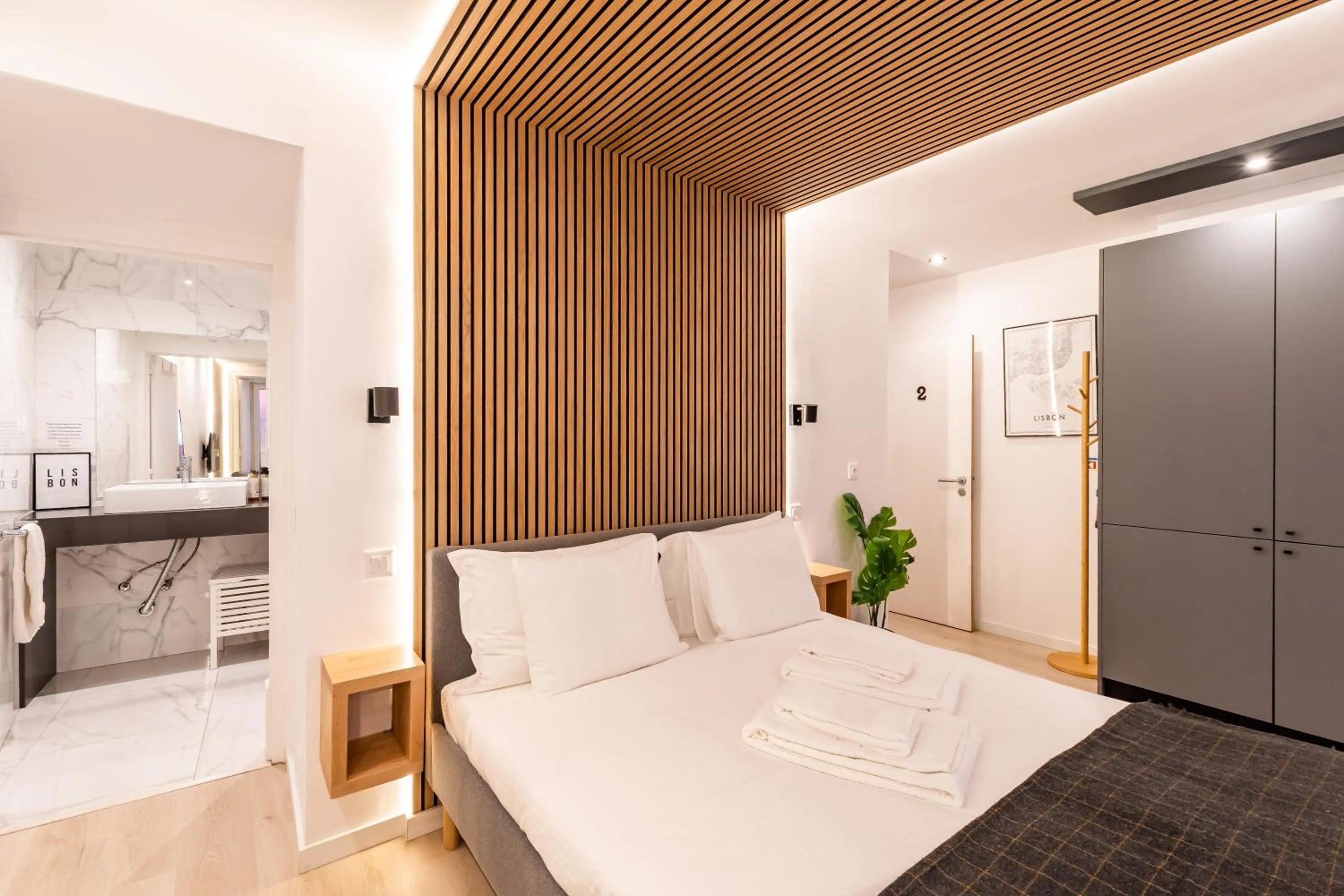 Sunlit & Patio Studios - Prime Lisbon