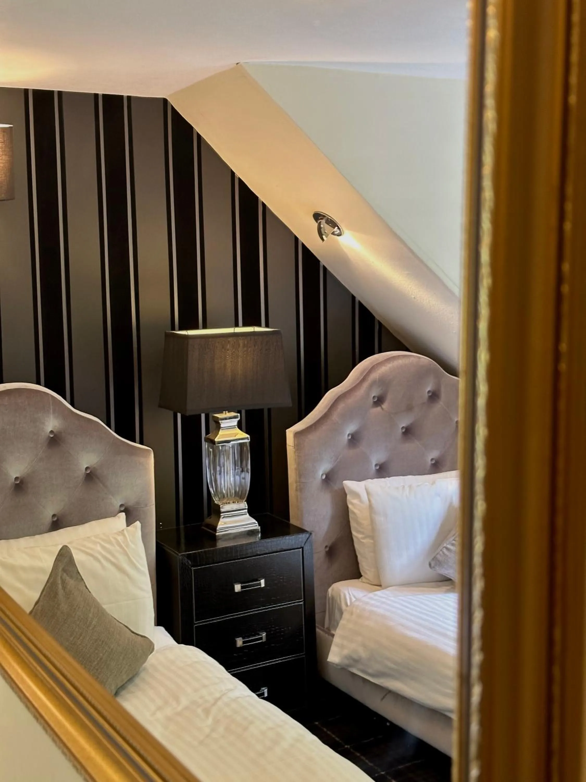 Inland Twin Room in The Tobermory Hotel