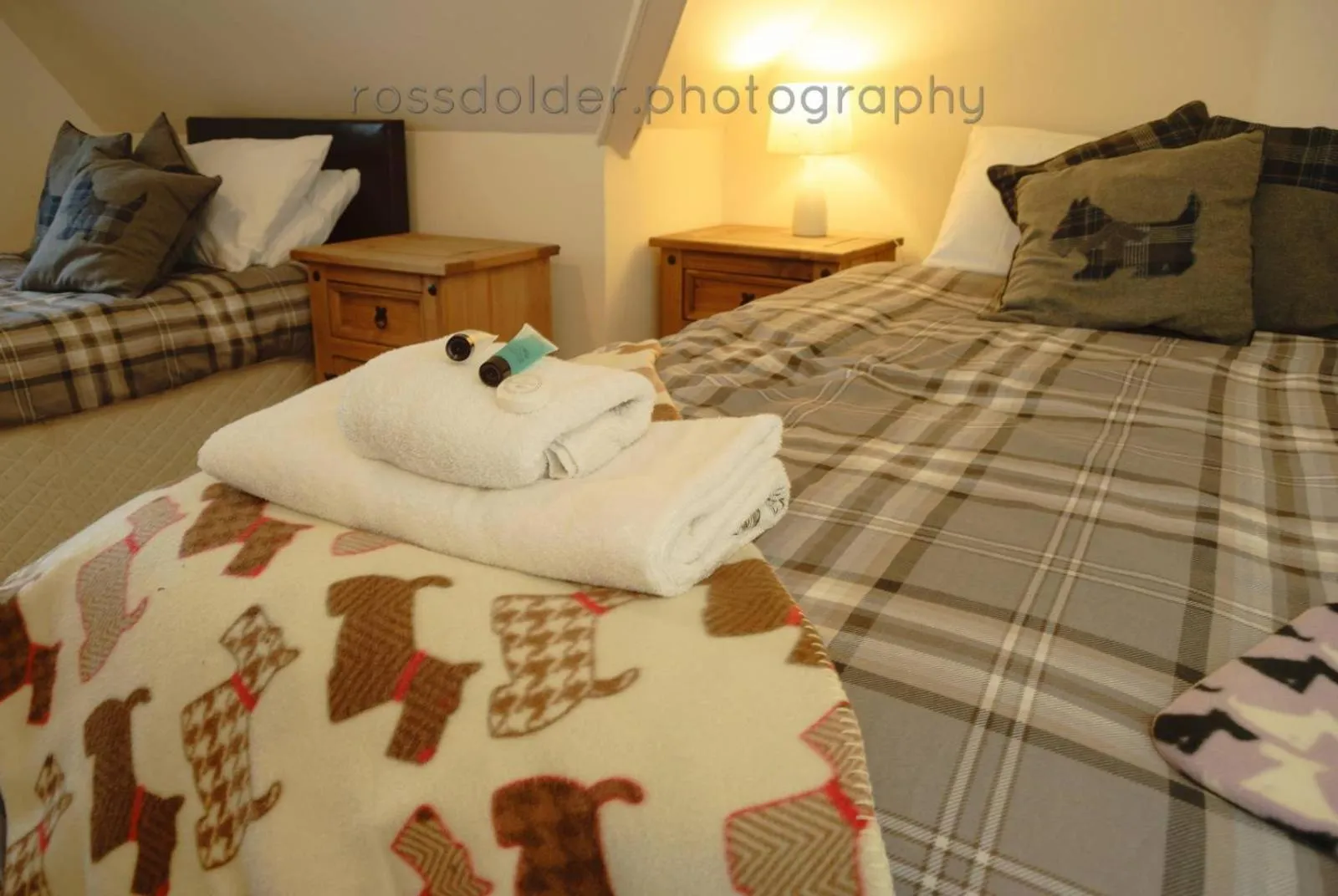 Bed in The Hopetoun Arms Hotel