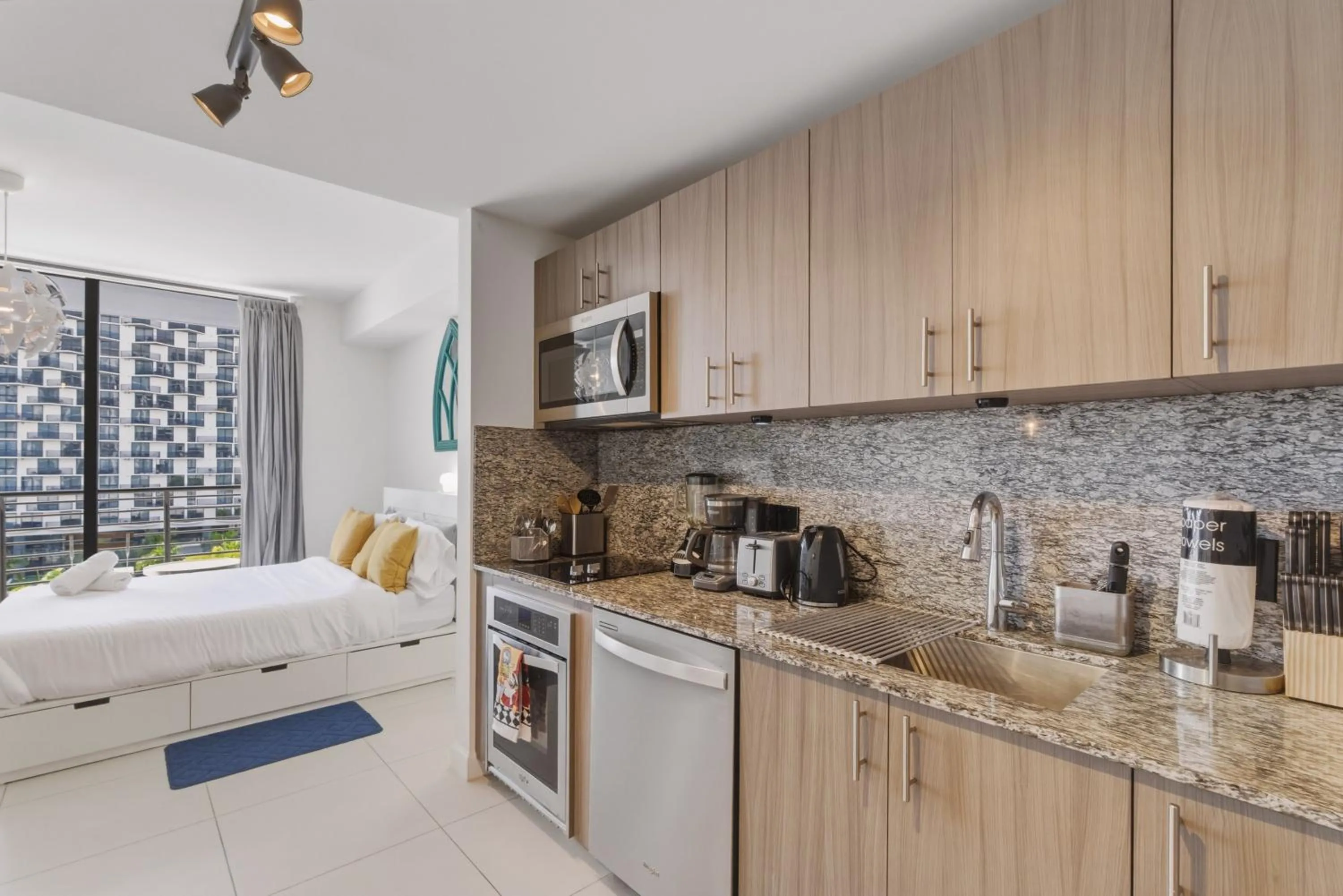 Modern Studio in Downtown Doral