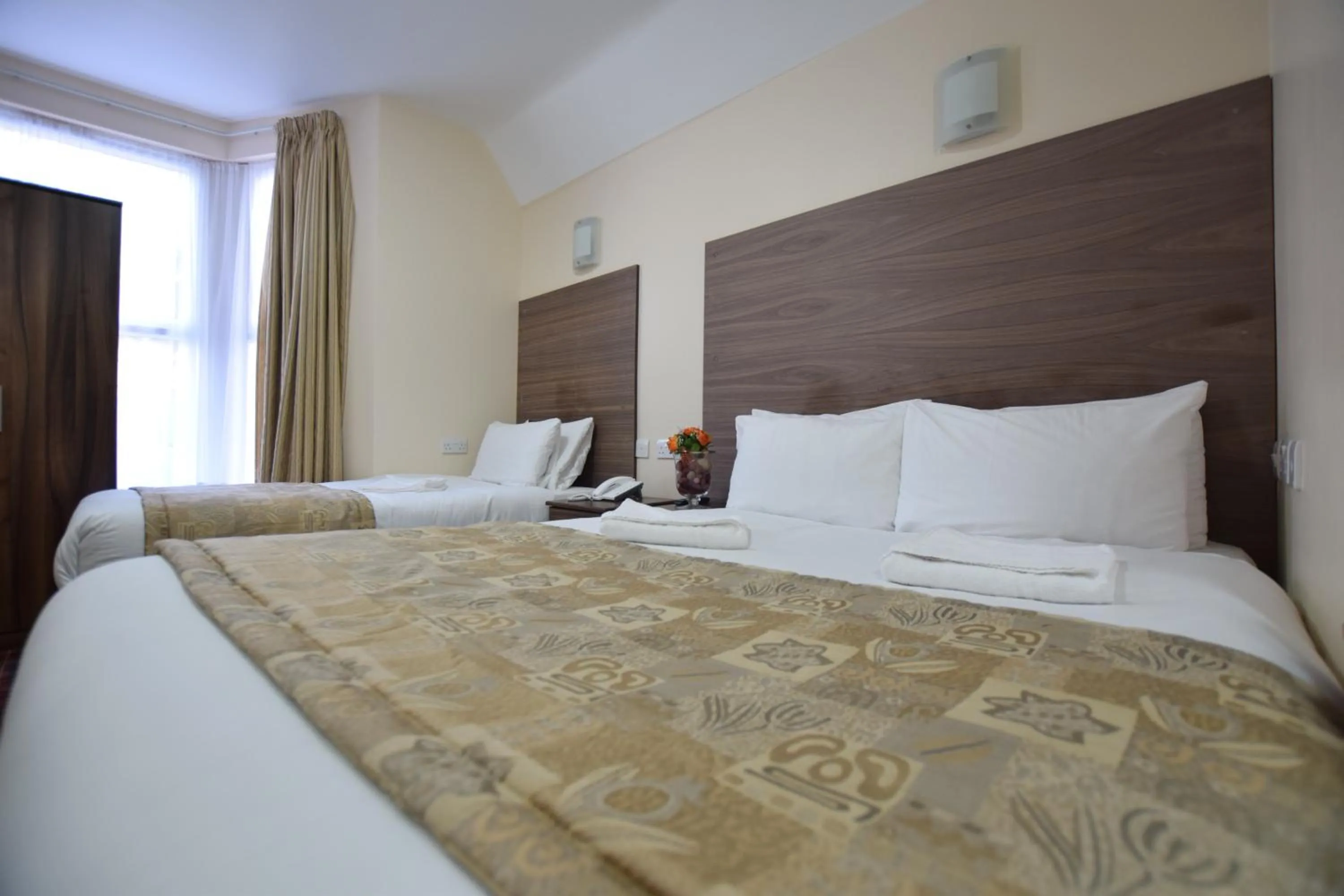 Photo of the whole room, Bed in Lucky 8 Hotel