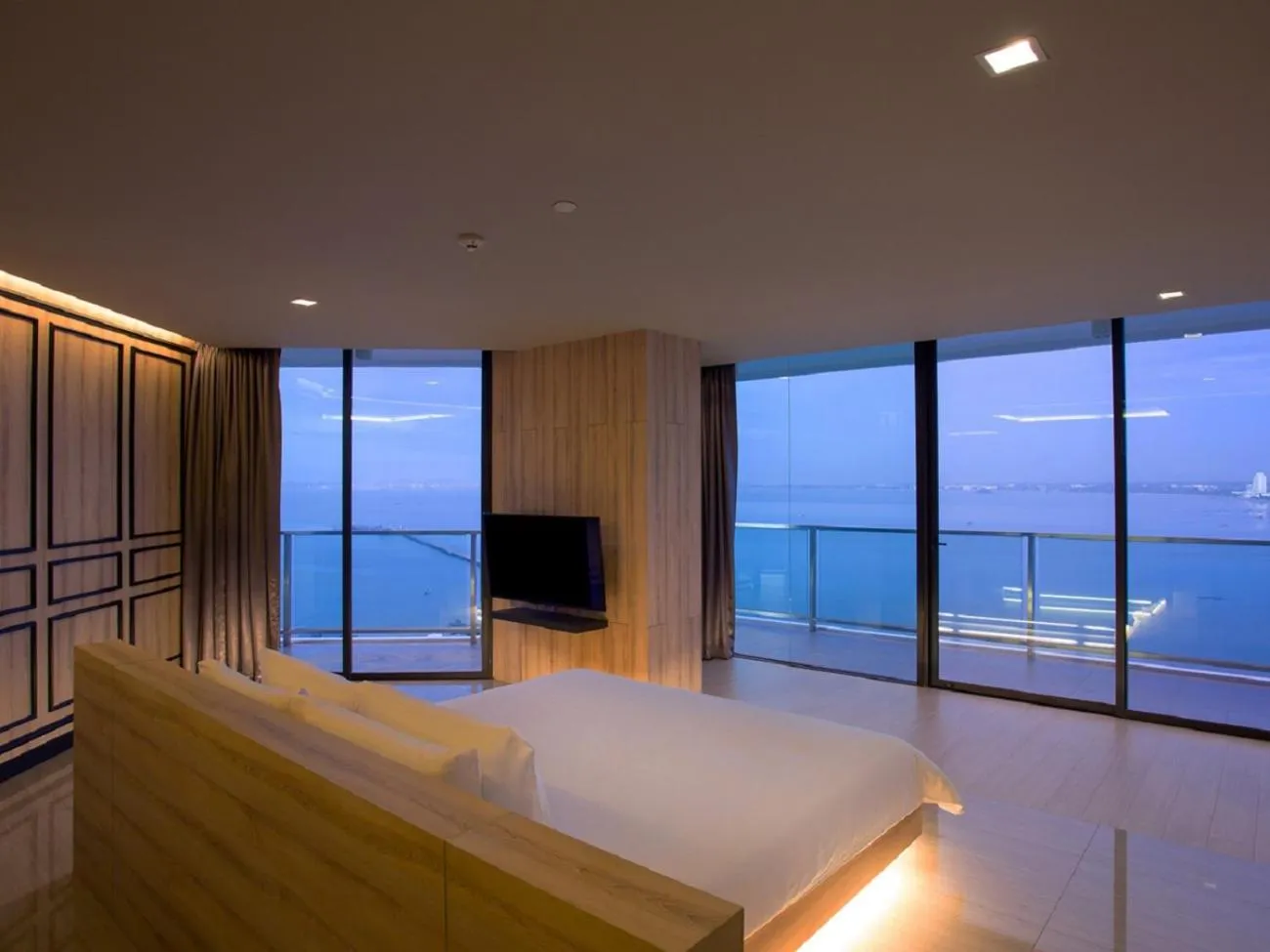 Bedroom in Tsix5 Phenomenal Hotel Pattaya