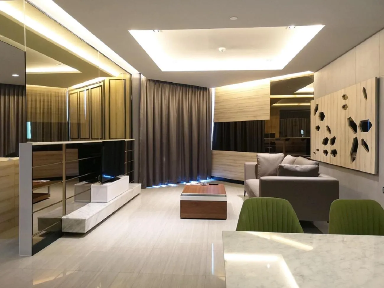 Living room in Tsix5 Phenomenal Hotel Pattaya