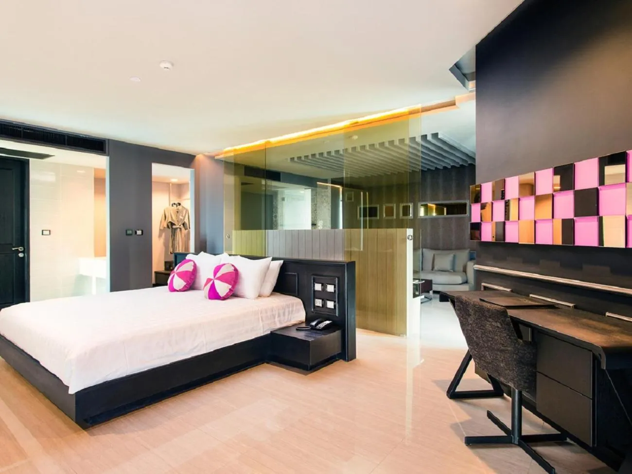 Bedroom, Bed in Tsix5 Phenomenal Hotel Pattaya