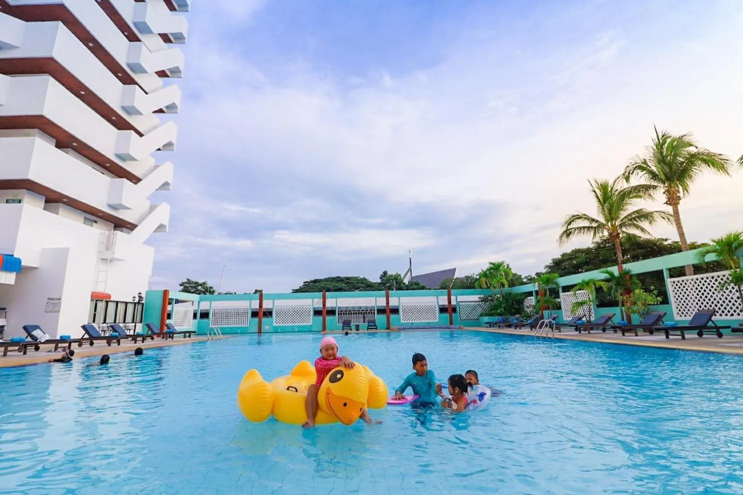 Swimming pool in Hua Hin Grand Hotel and Plaza - SHA Extra Plus