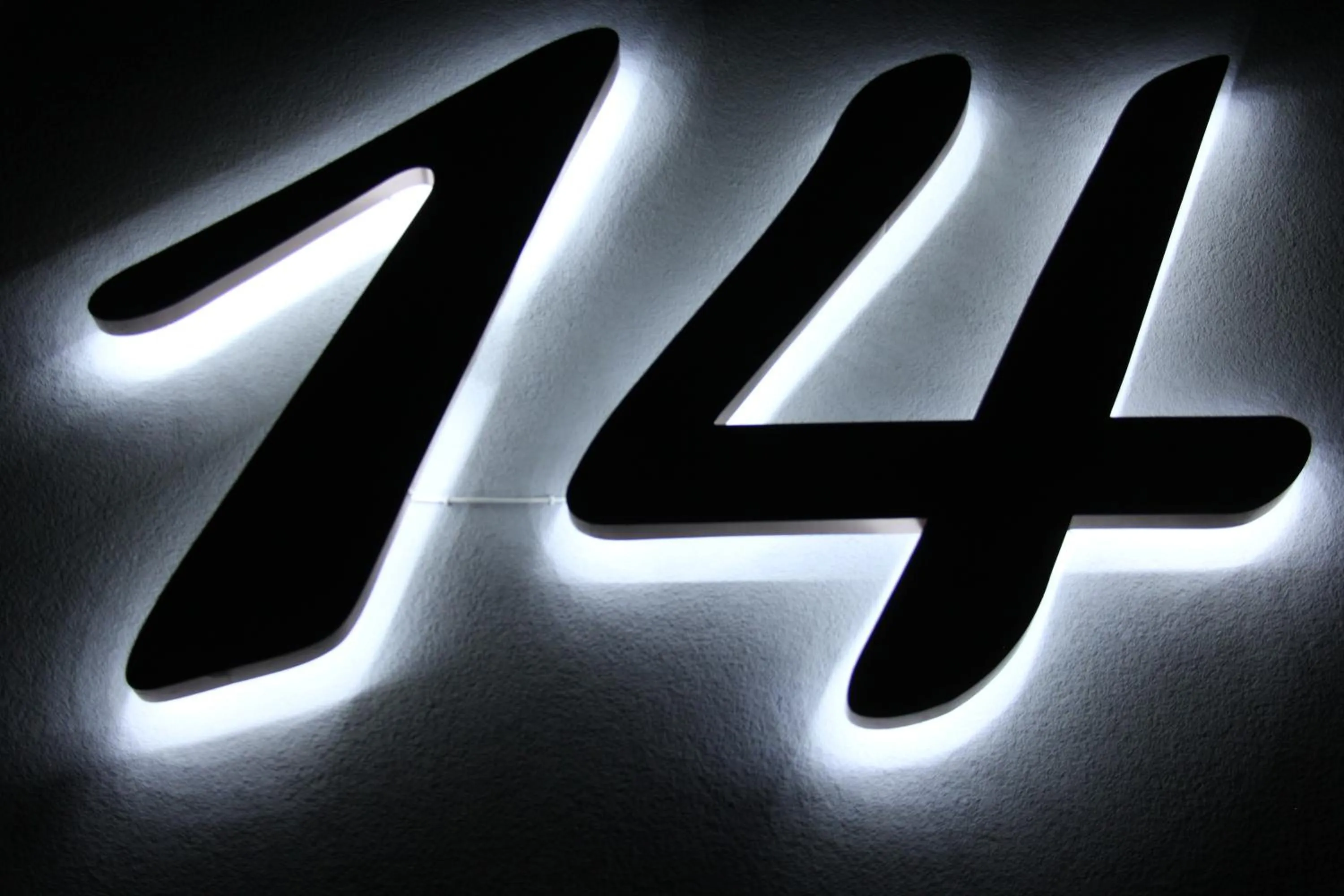 Logo/Certificate/Sign in Victoria Living