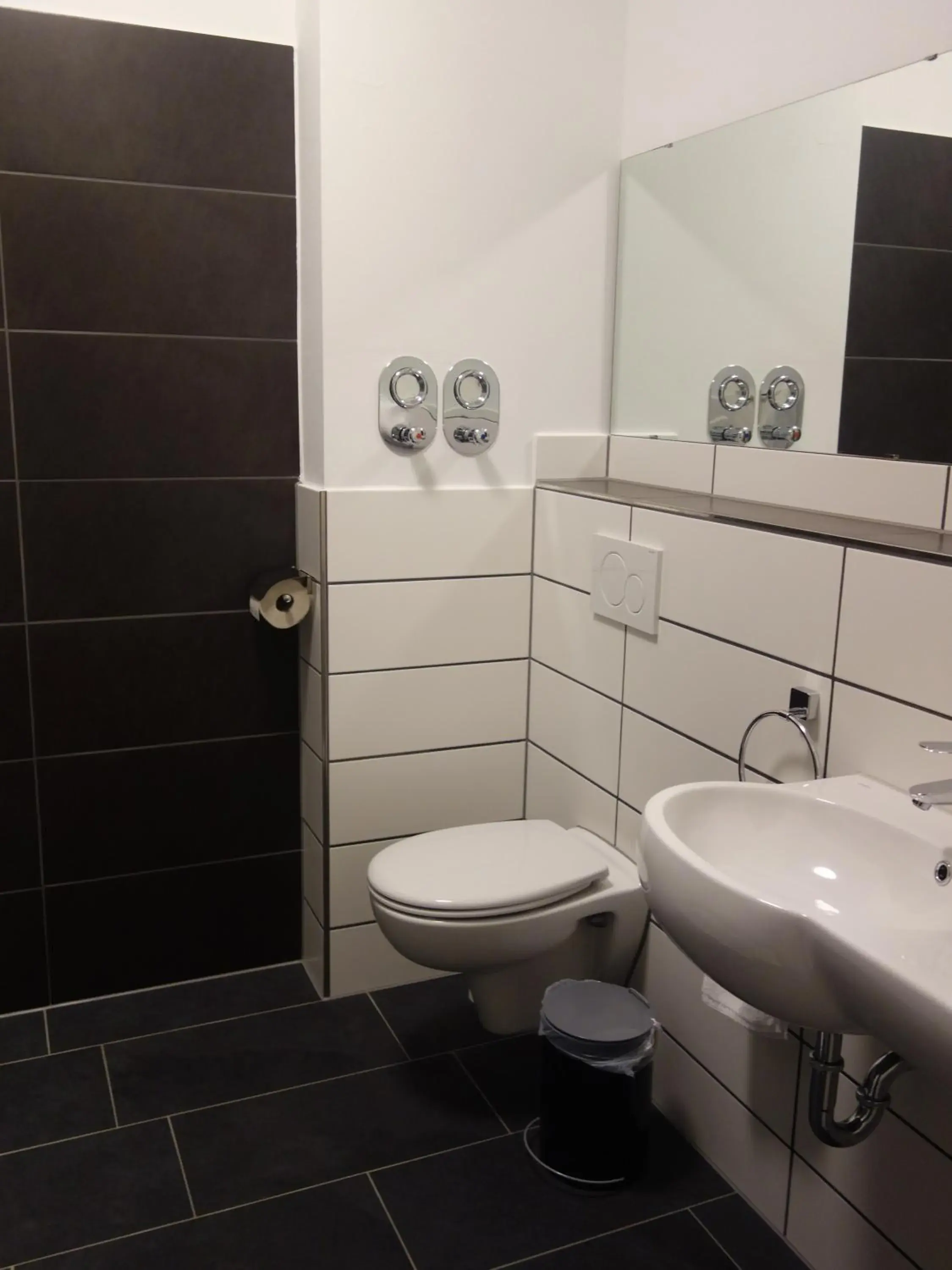 Double or Twin Room - single occupancy in Victoria Living Double or Twin Room - single occupancy in Victoria Living