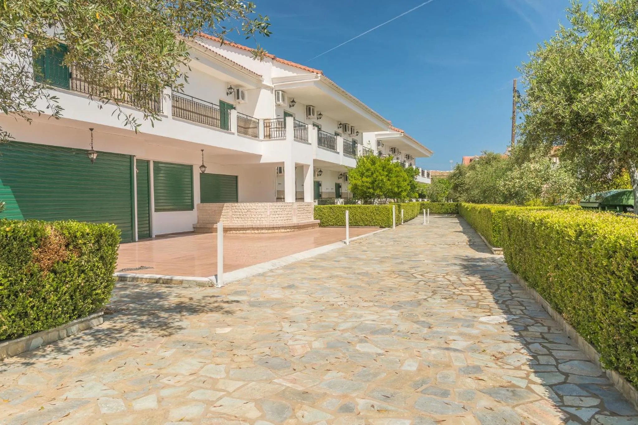 Facade/entrance in Chandris Apartments