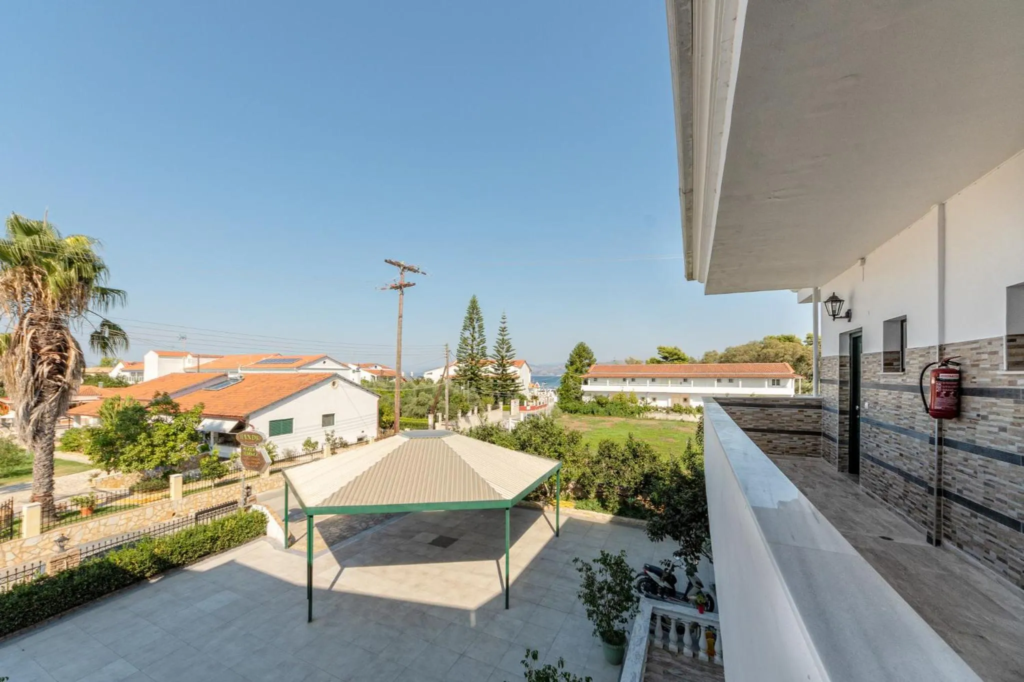 Neighbourhood in Chandris Apartments