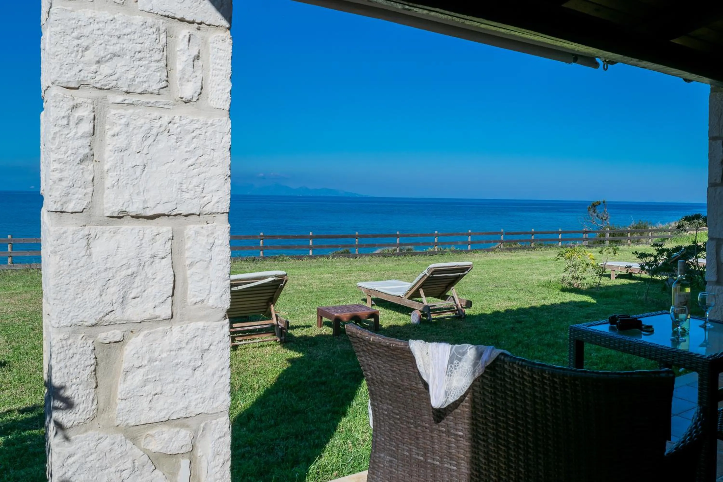 Sea view in Kavos Psarou Villas