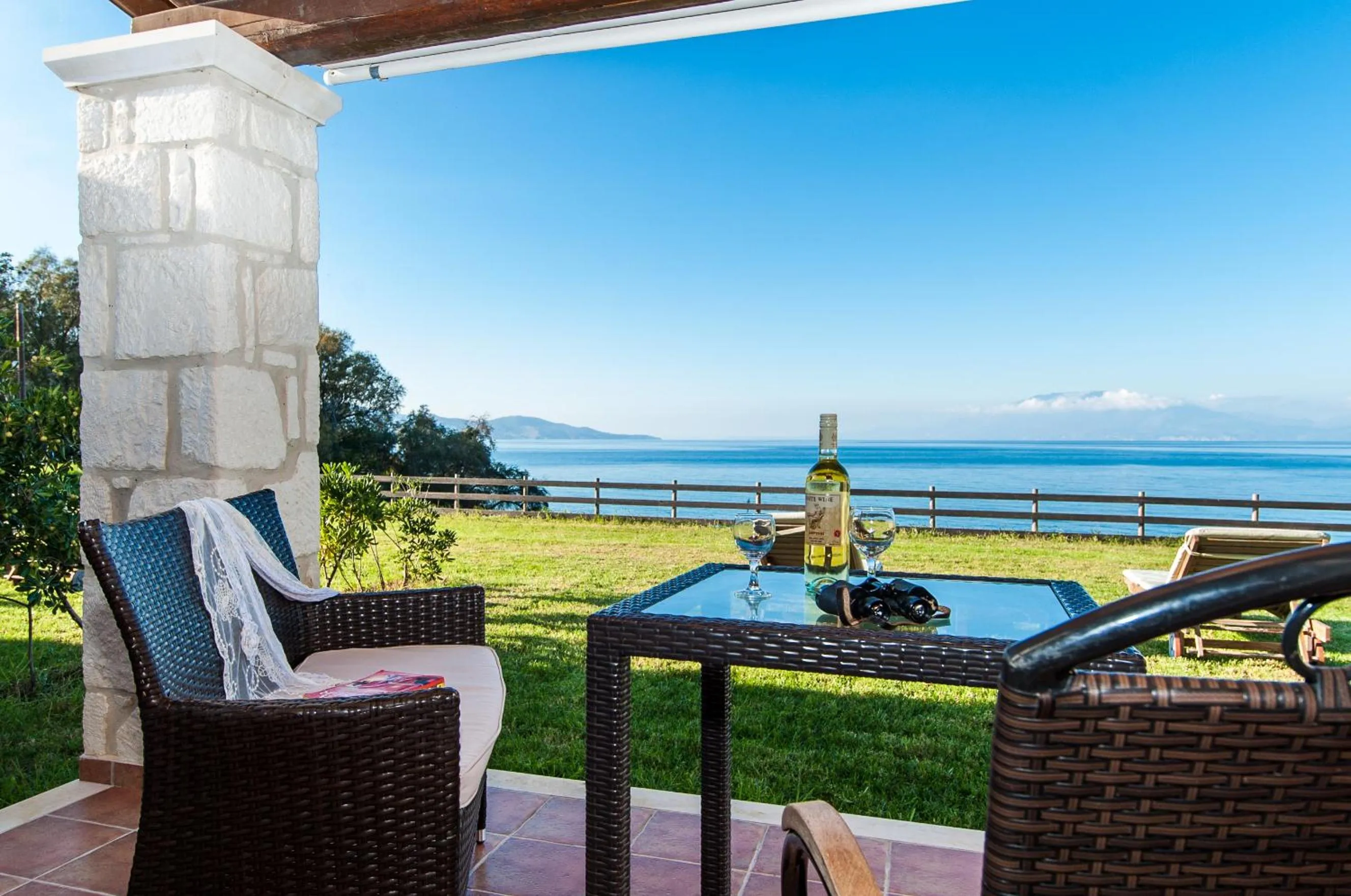 Sea view in Kavos Psarou Villas