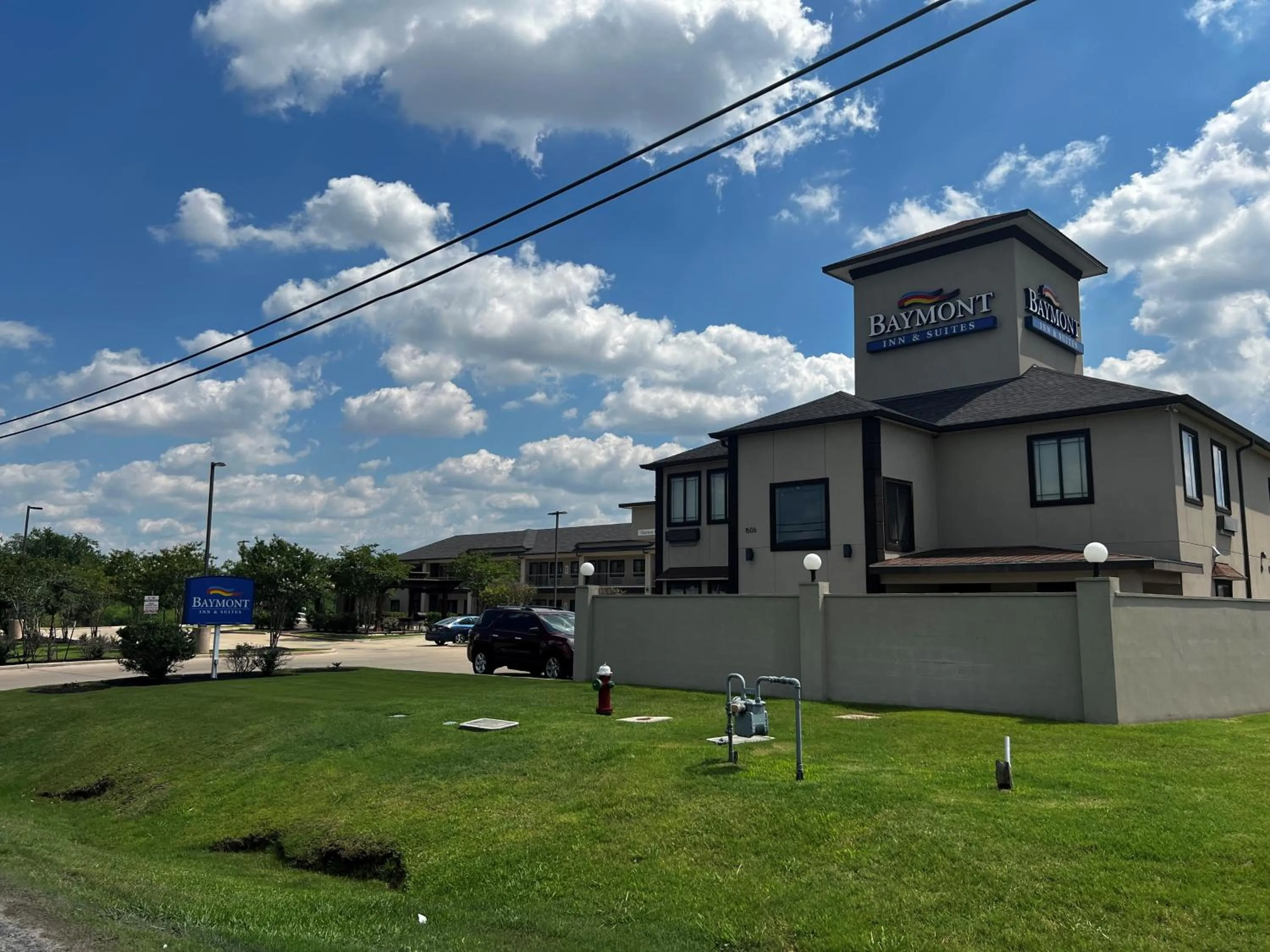 Property building in Baymont by Wyndham Bryan College Station