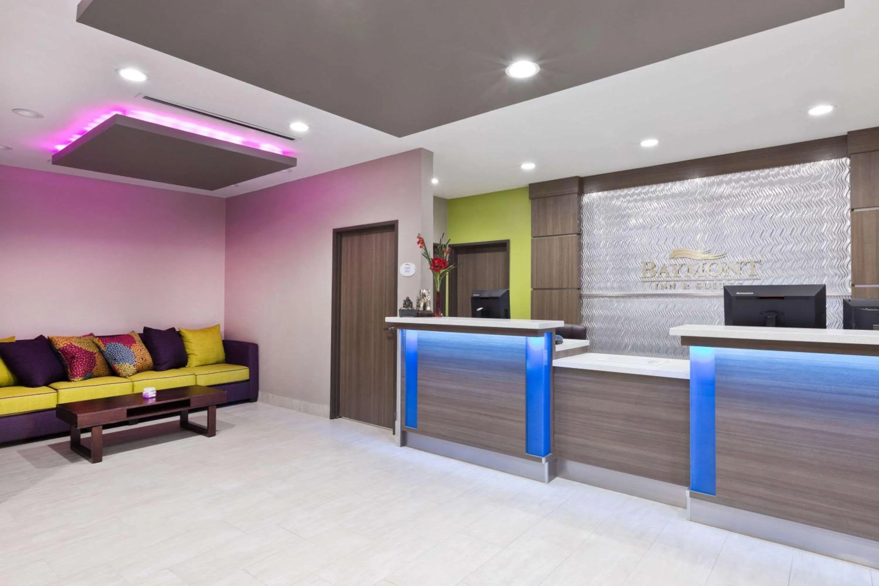 Photo of the whole room in Baymont by Wyndham Bryan College Station