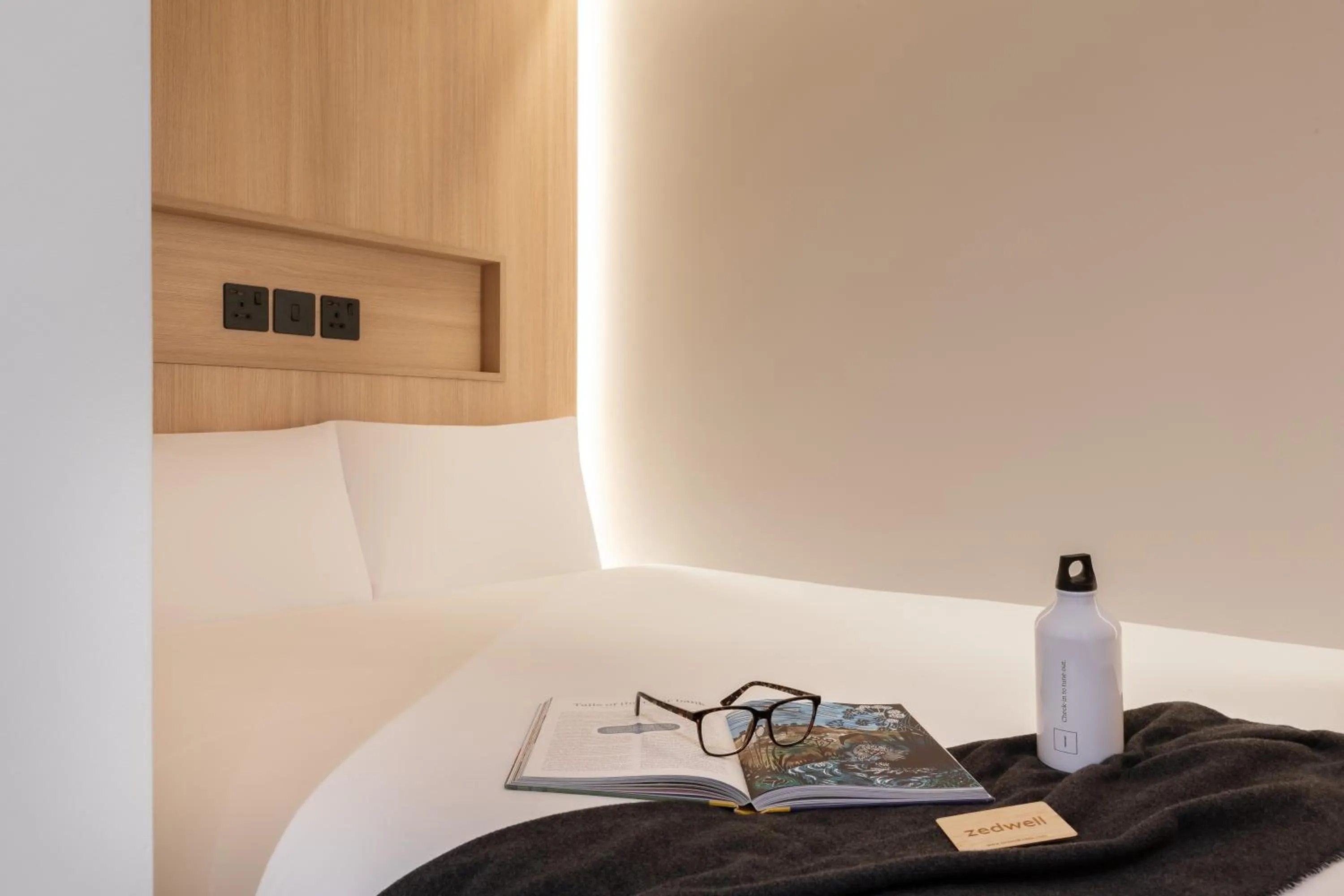 Bedroom, Bed in Zedwell Underground Hotel Park Lane