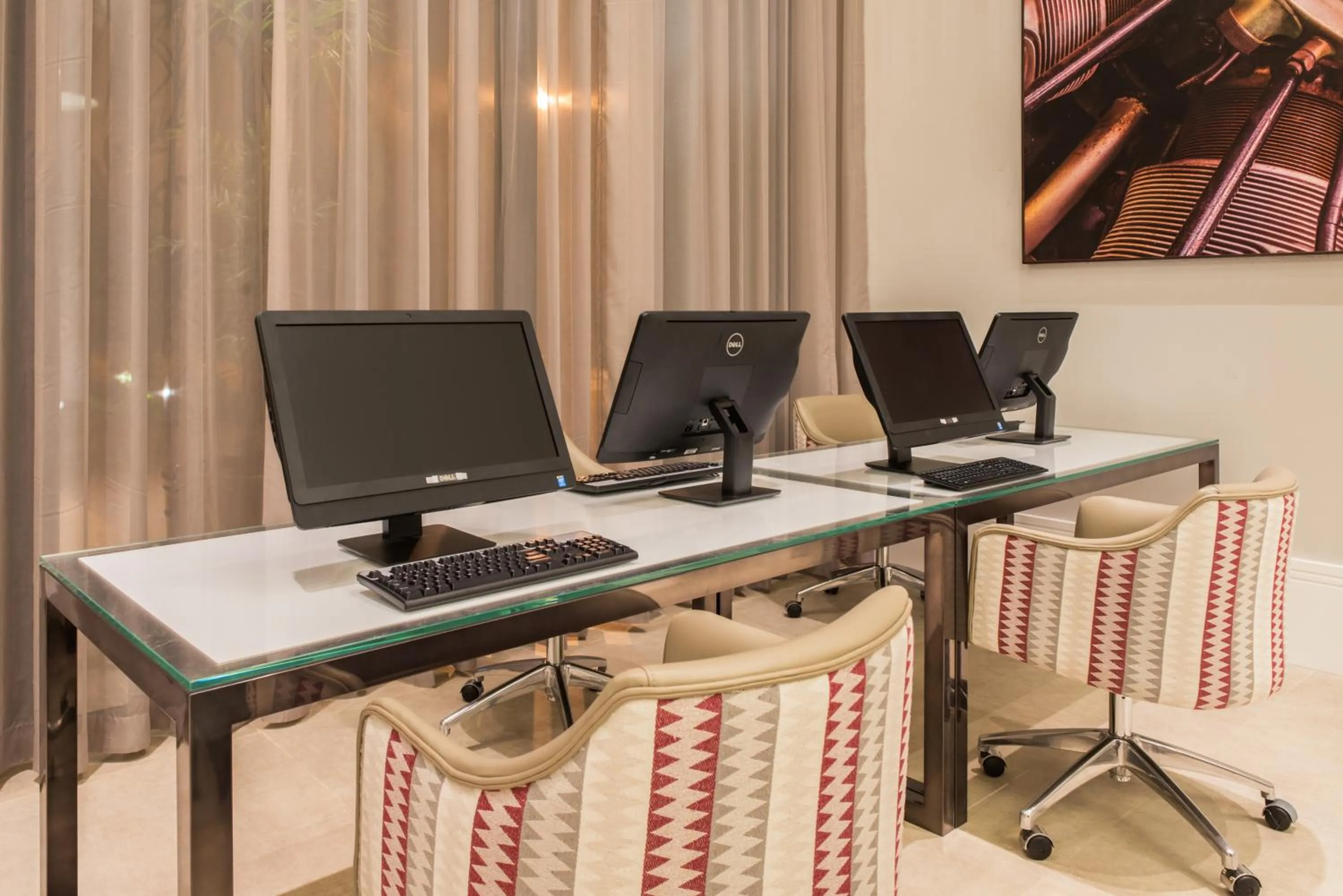 Seating area in Linx Confins by Wish