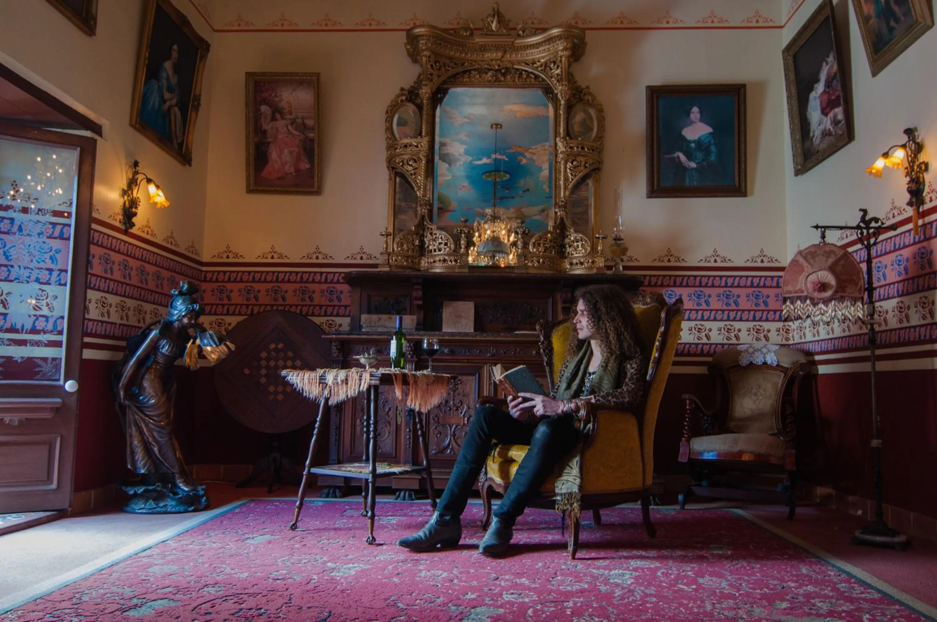 People in Copper Canyon Riverside Lodge