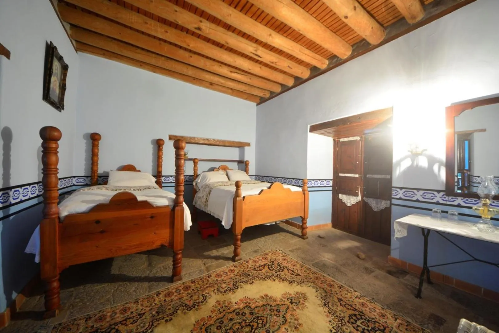 Photo of the whole room in Copper Canyon Riverside Lodge