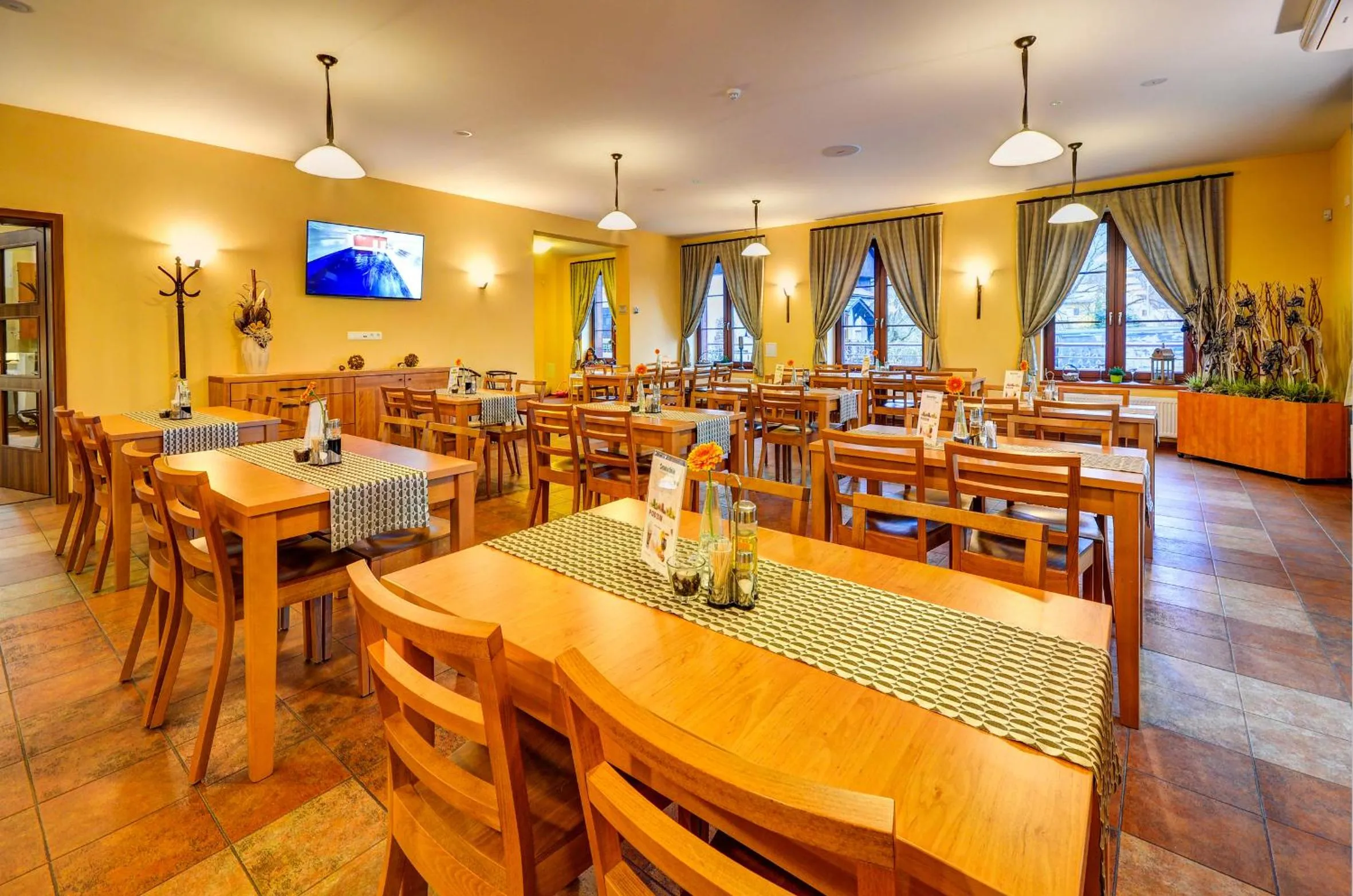 Buffet breakfast in Hotel Toč