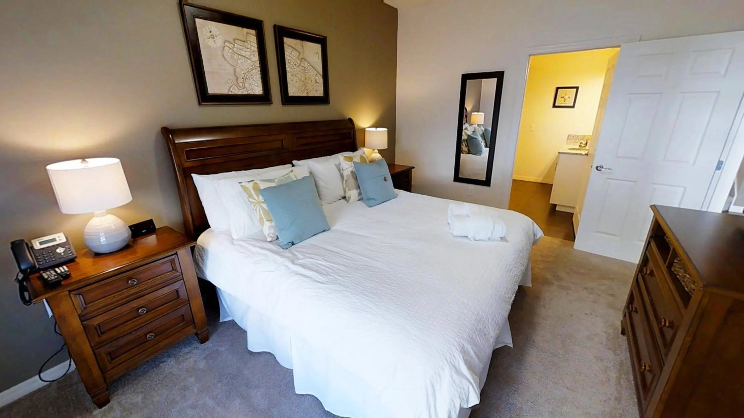 Other, Bed in Cozy 3 BD Townhome 2 king beds Close to Disney 1503