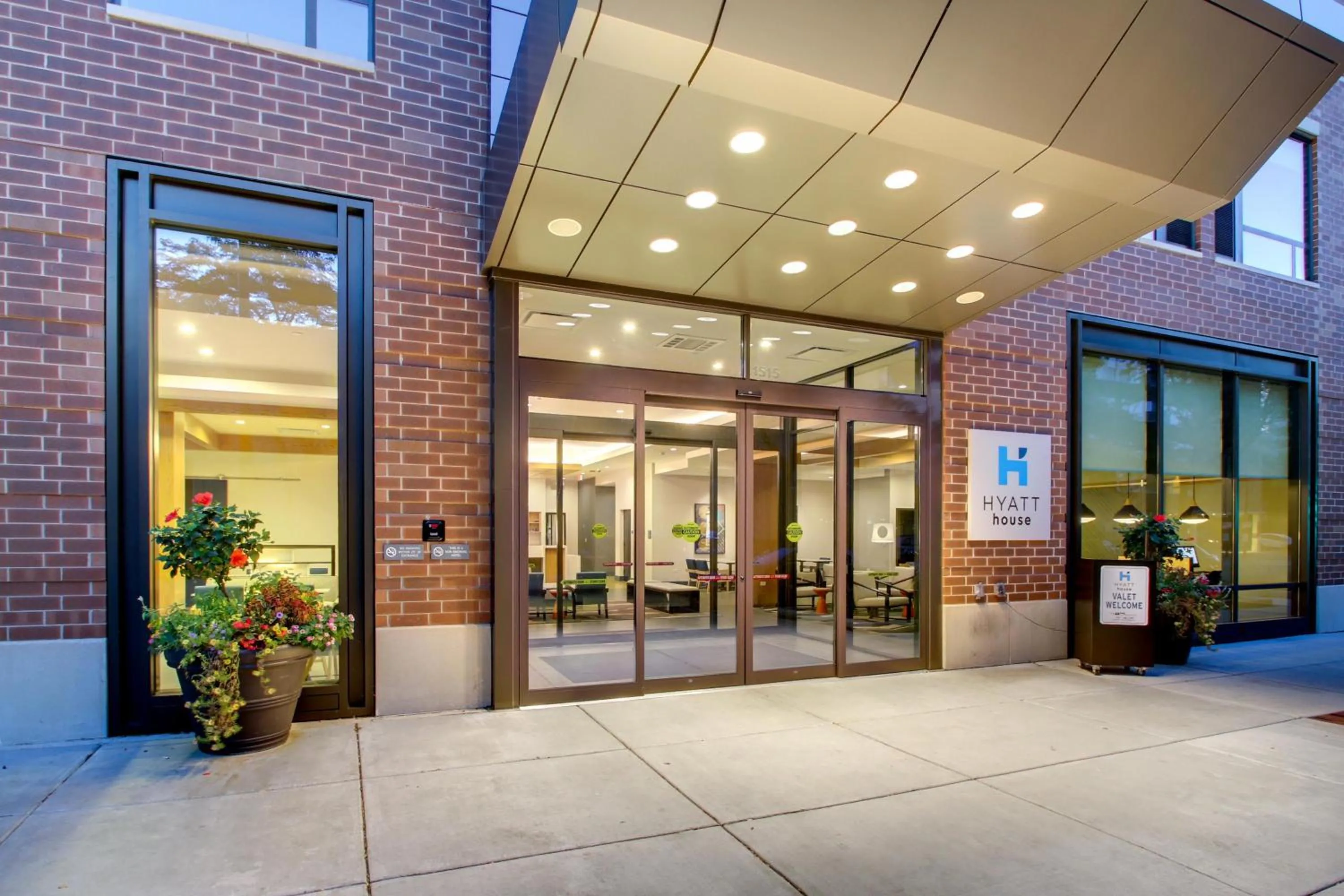 Property building in Hyatt House Chicago/Evanston