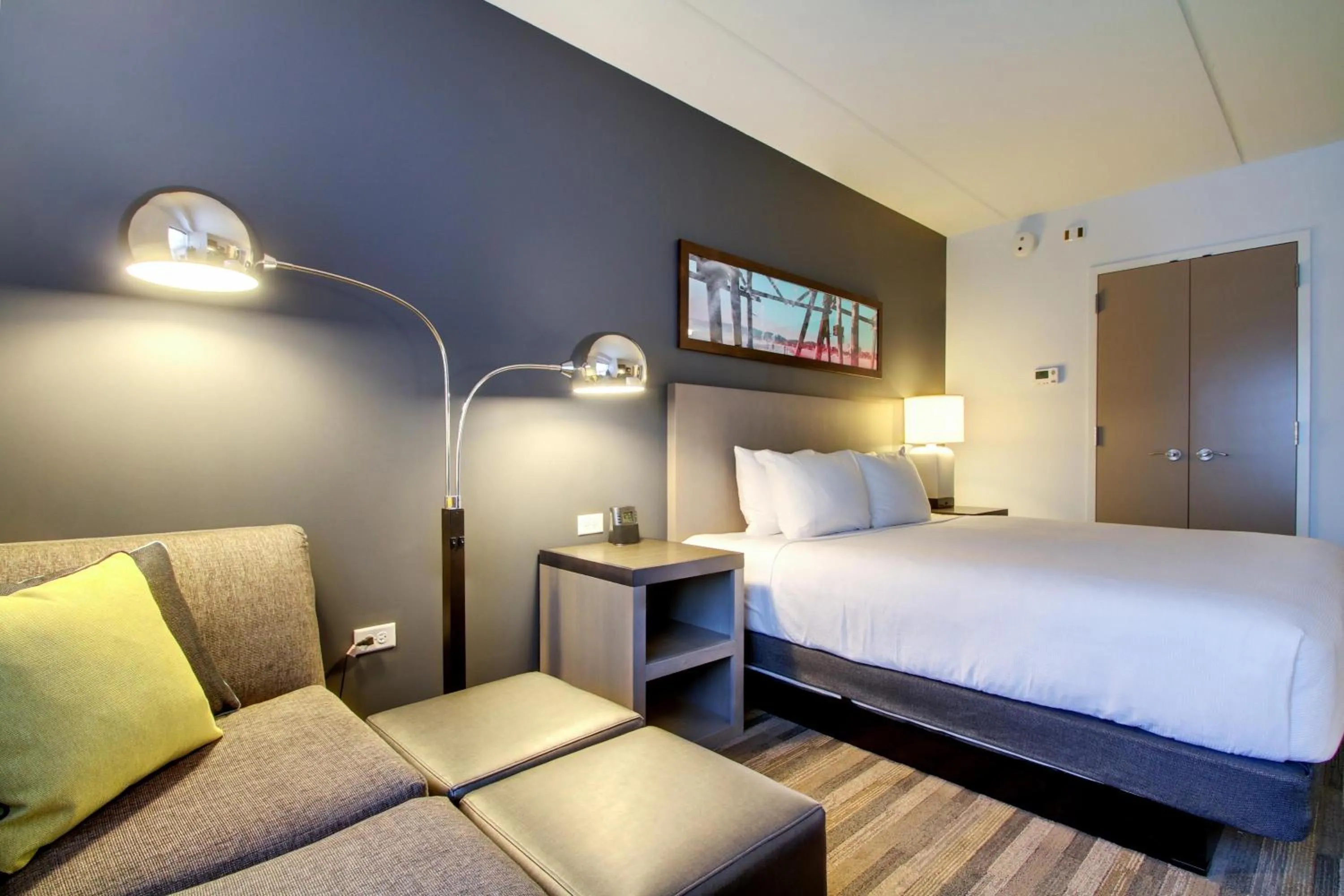 Bedroom, Bed in Hyatt House Chicago/Evanston