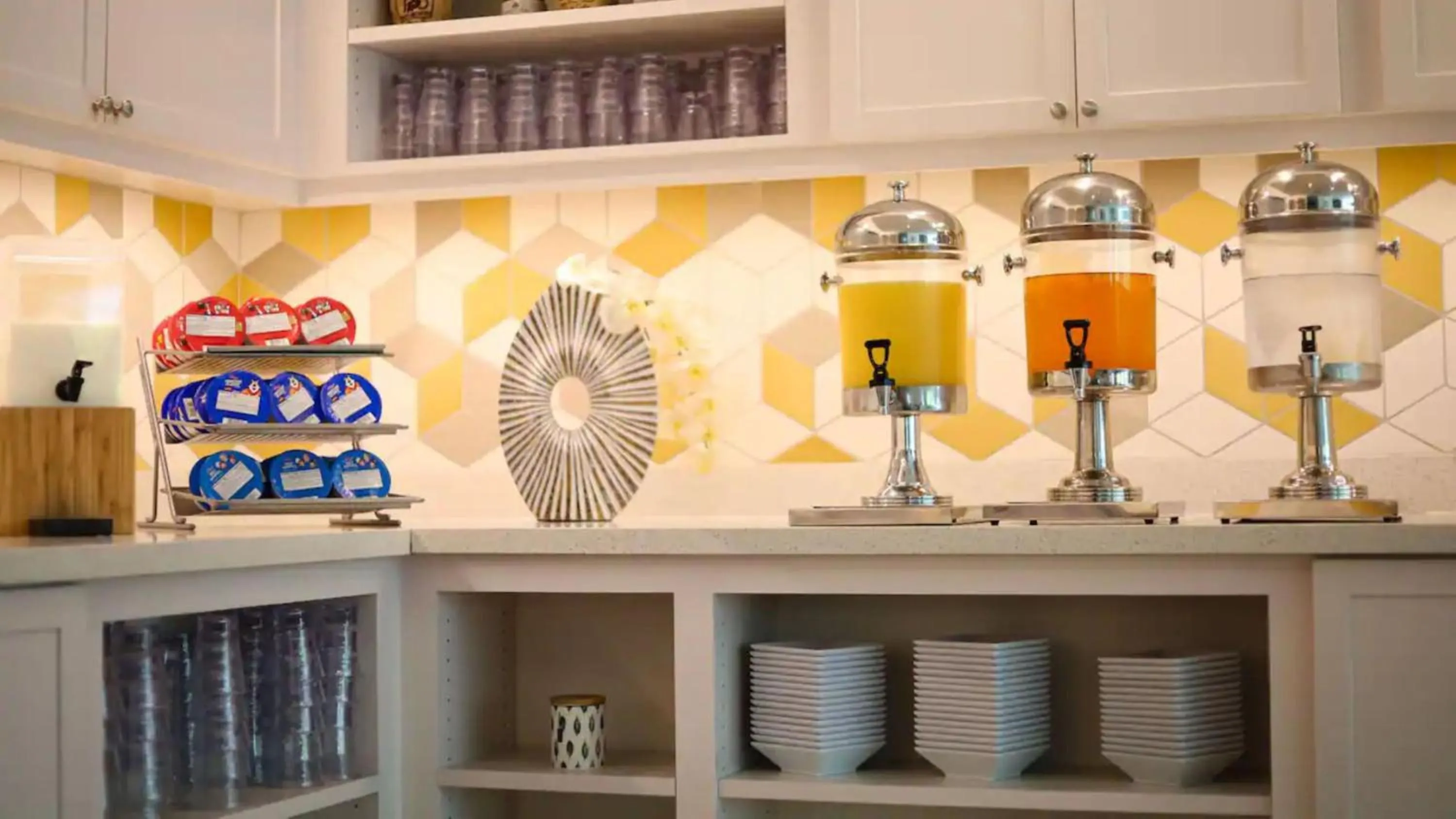 Dining area in Hyatt Place San Juan