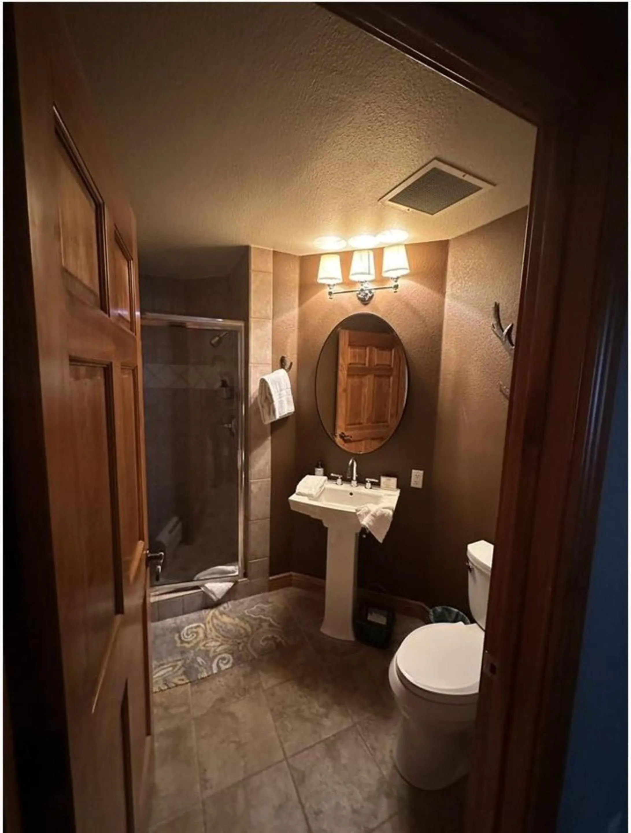 Bathroom in Lodge at Brookside