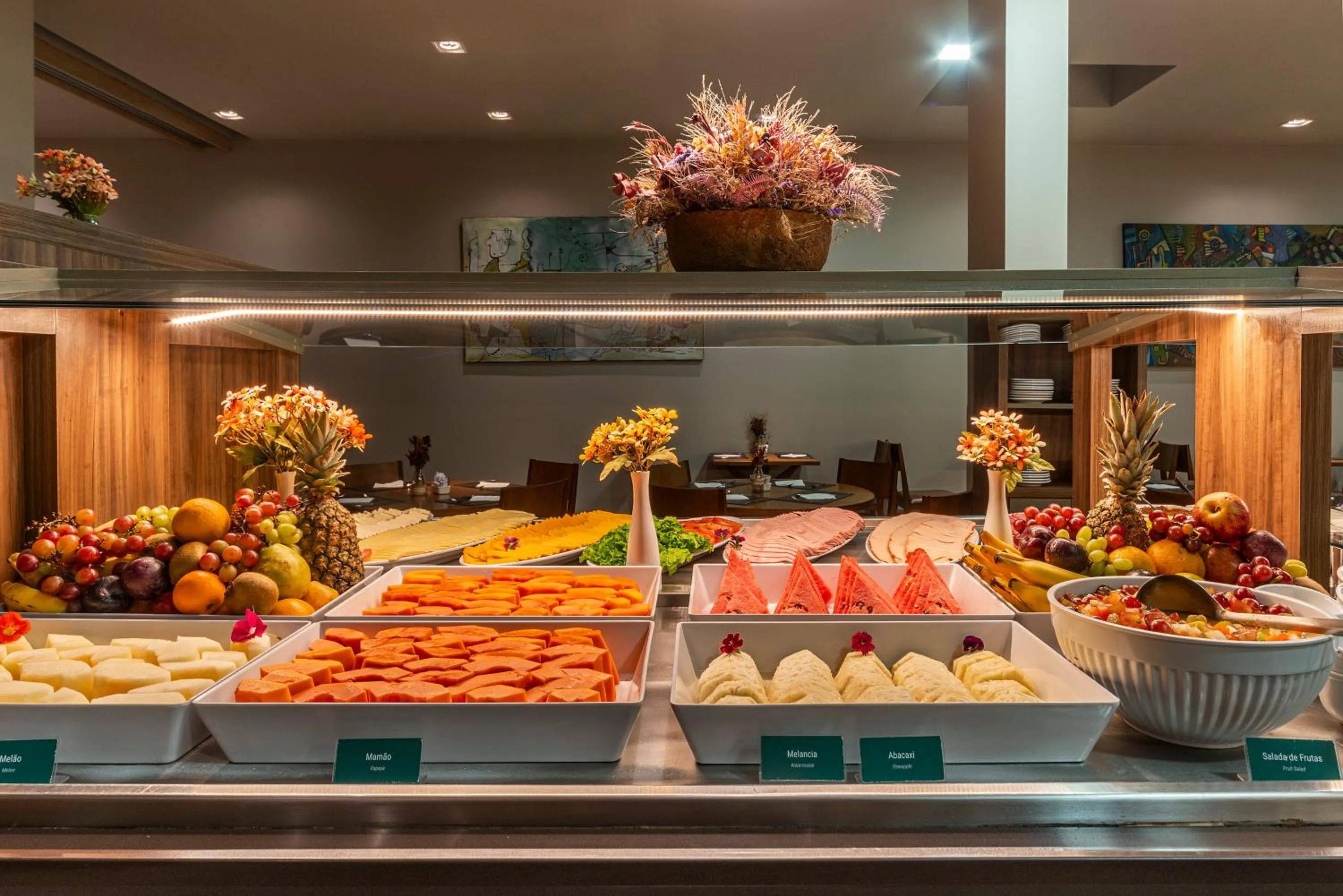 Buffet breakfast in Hotel Laghetto Pedras Altas
