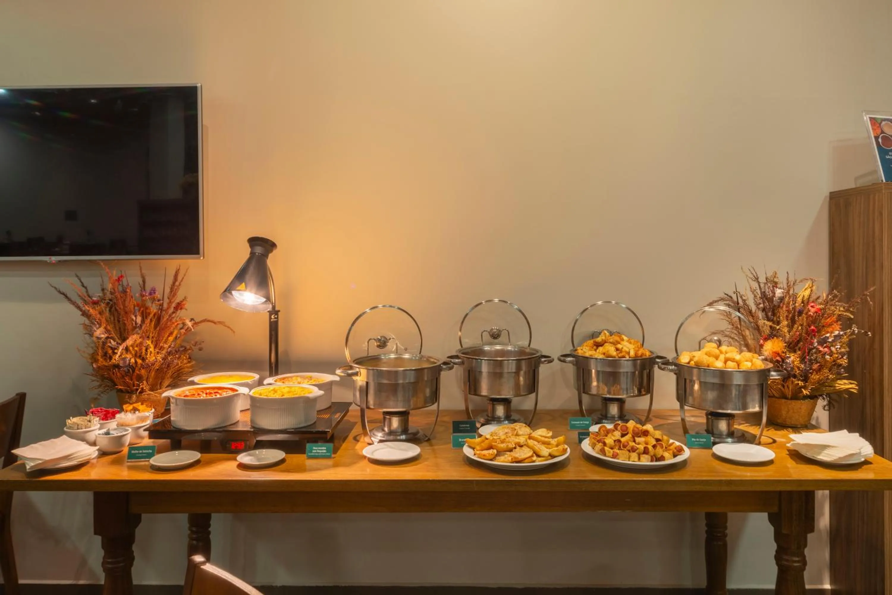 Continental breakfast in Hotel Laghetto Pedras Altas