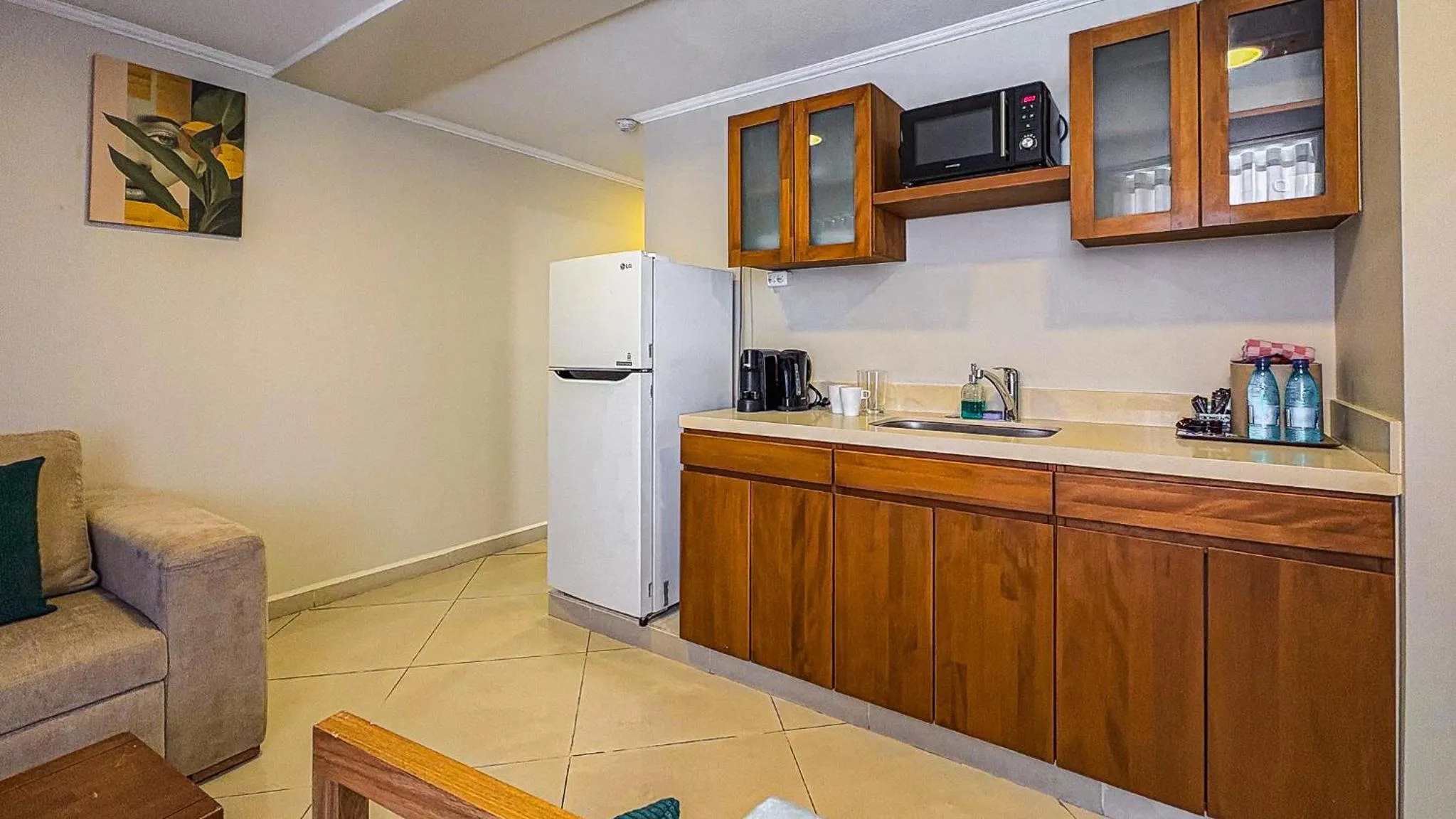 Majestic City Suites & Beach Hotel