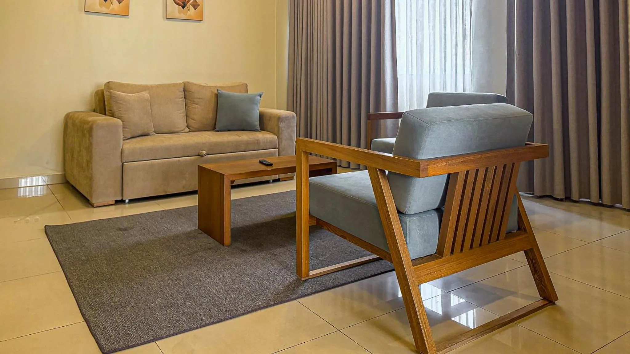 Majestic City Suites & Beach Hotel