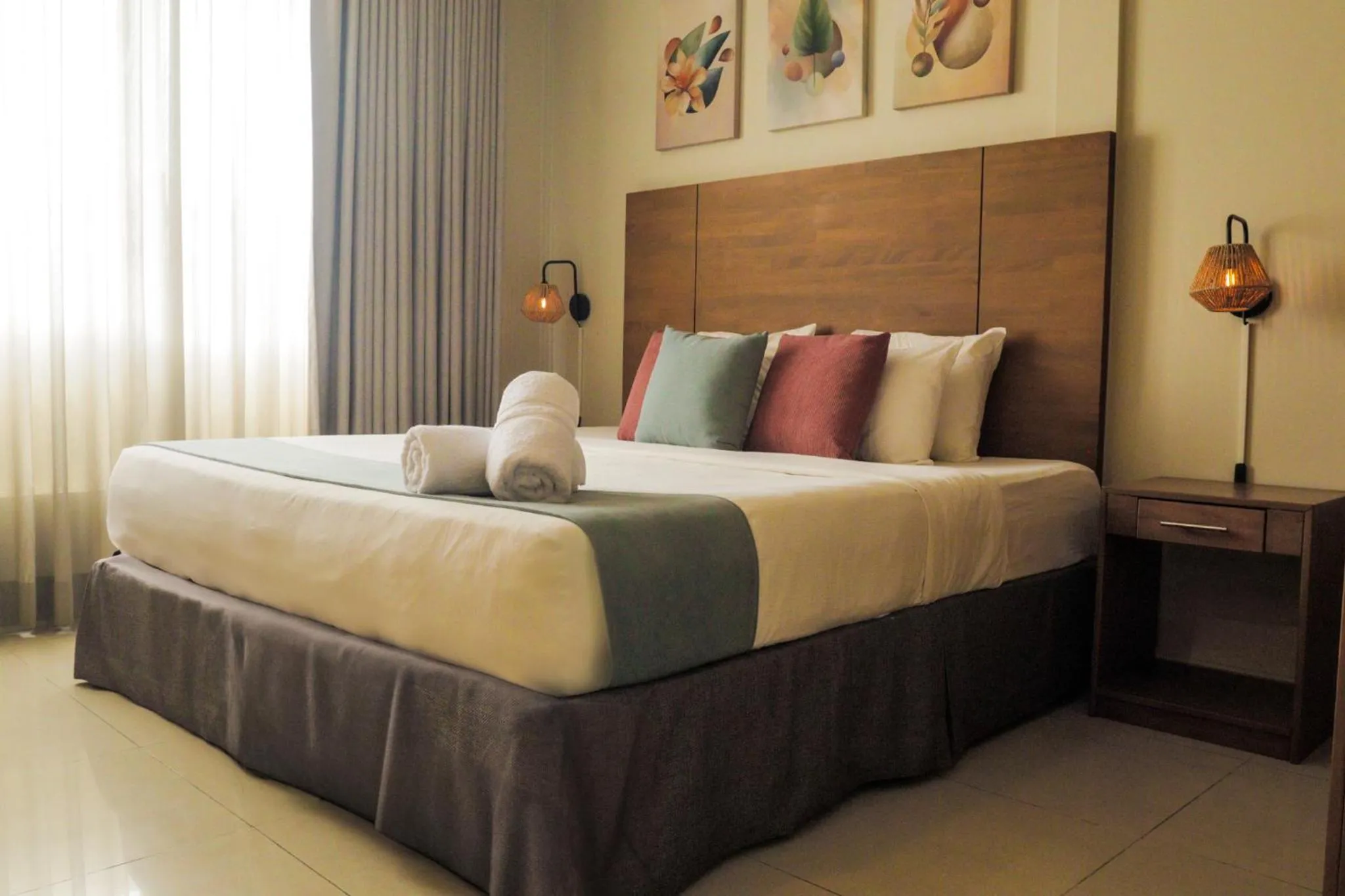 Bedroom, Bed in Majestic City Suites & Beach Hotel