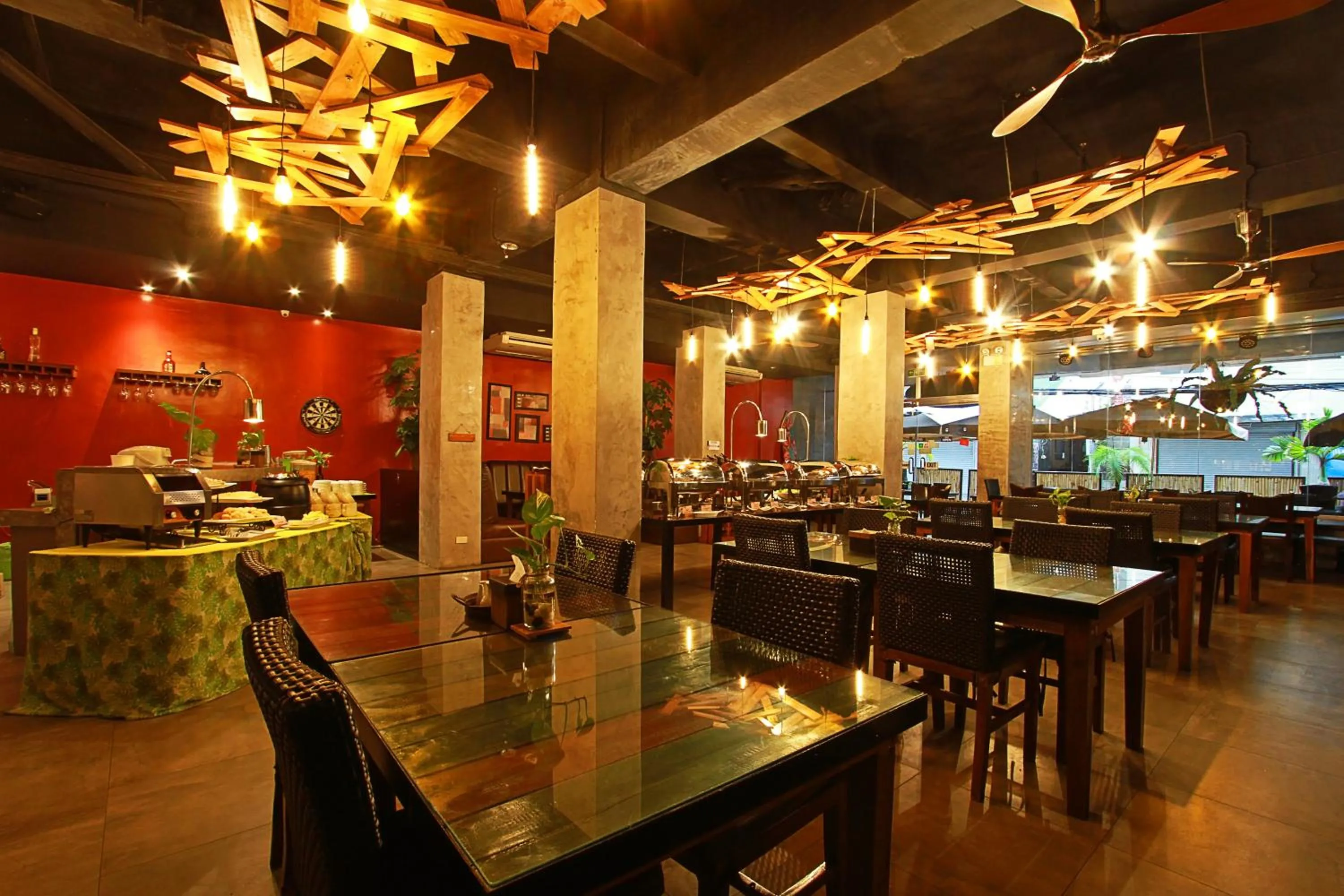 Restaurant/places to eat in Aloha Boracay Hotel