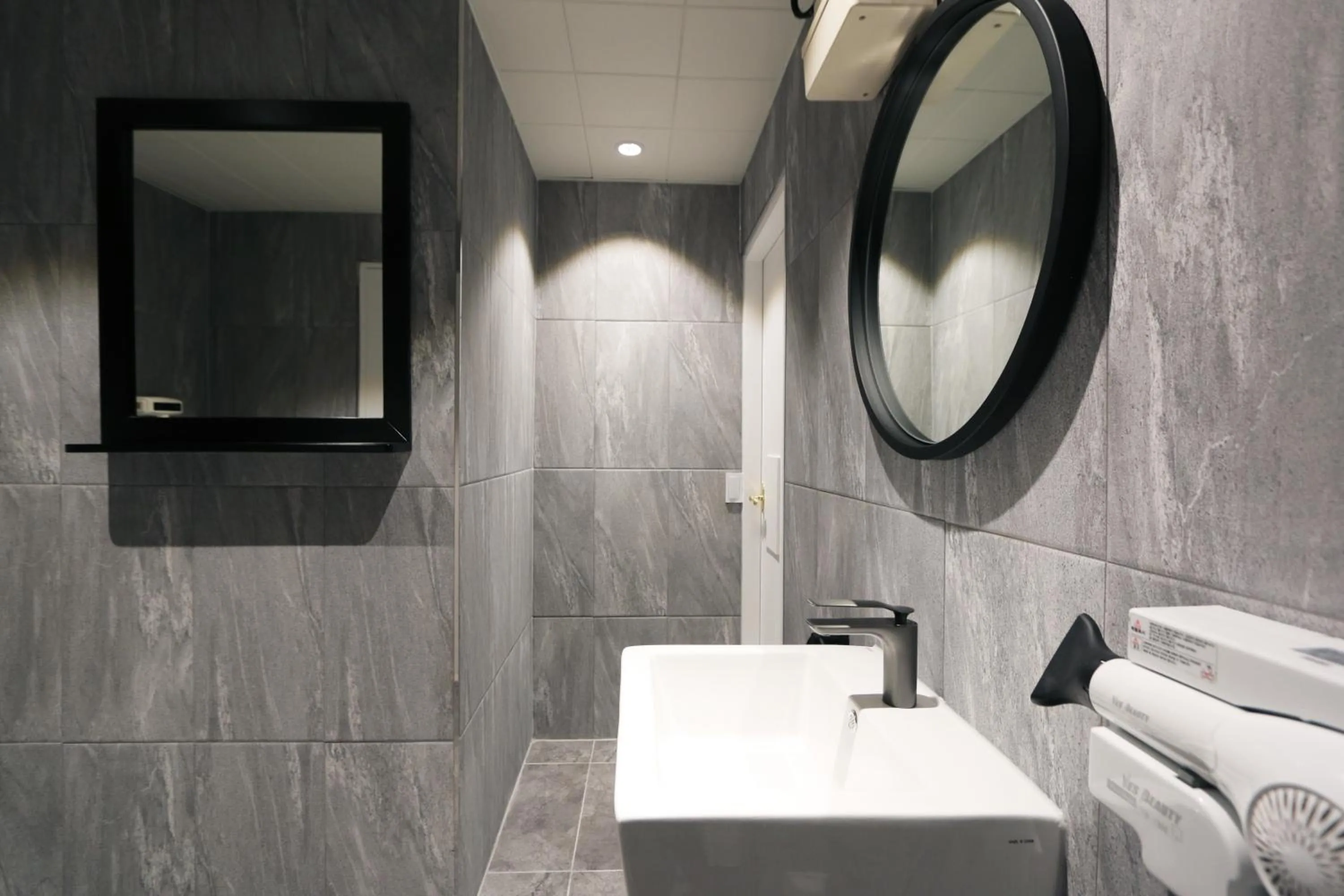 Toilet in Blueboat Hostel Haeundae