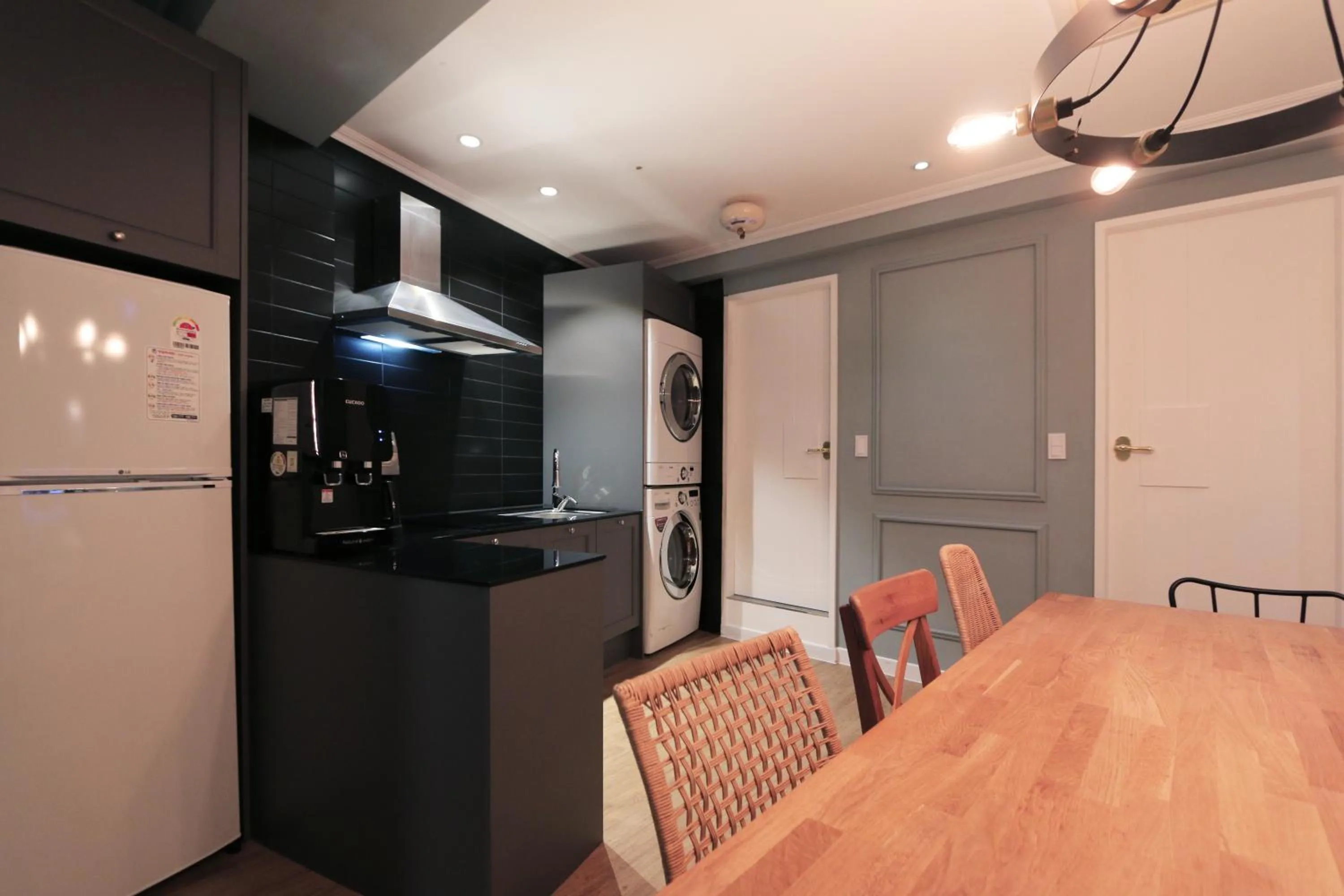 Communal lounge/ TV room in Blueboat Hostel Haeundae