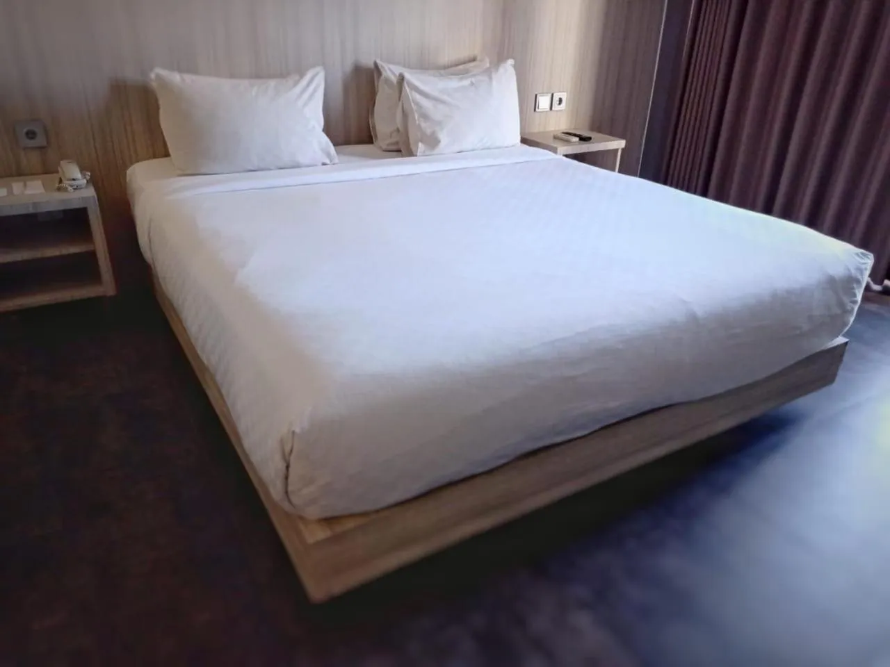 Bed in Grand Kolopaking Hotel