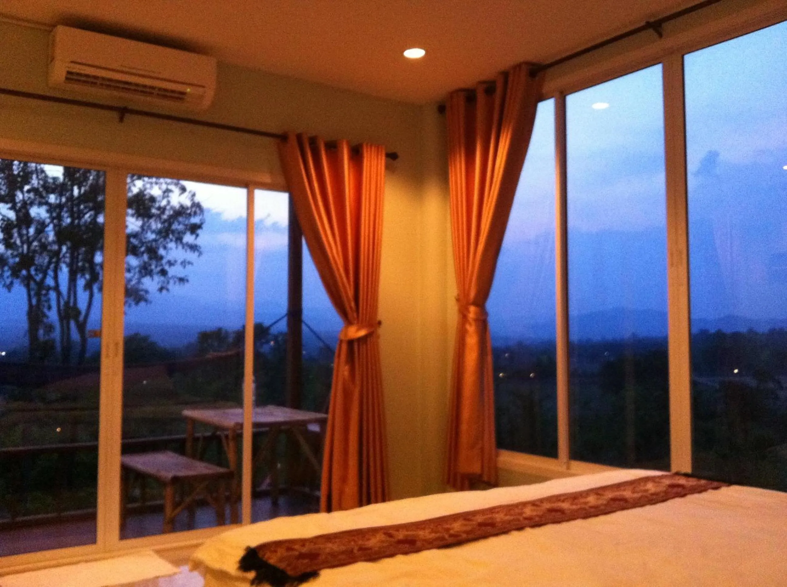 Sunset, Bed in Chang Pai Hill