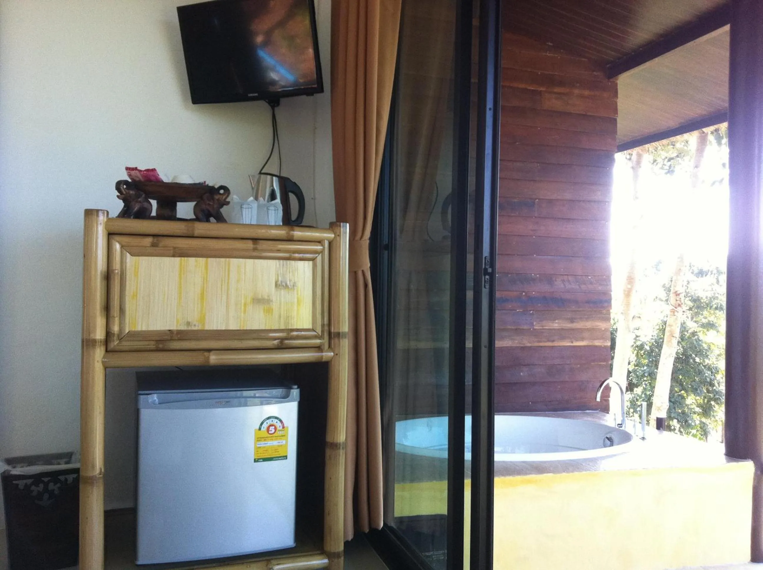 Photo of the whole room in Chang Pai Hill