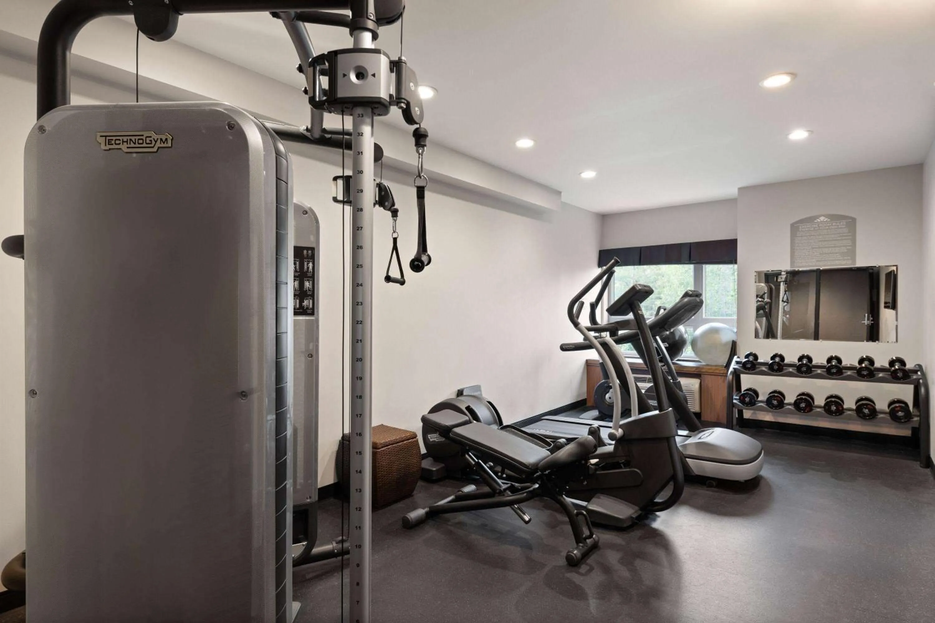 Fitness centre/facilities in Microtel Inn & Suites by Wyndham Kirkland Lake