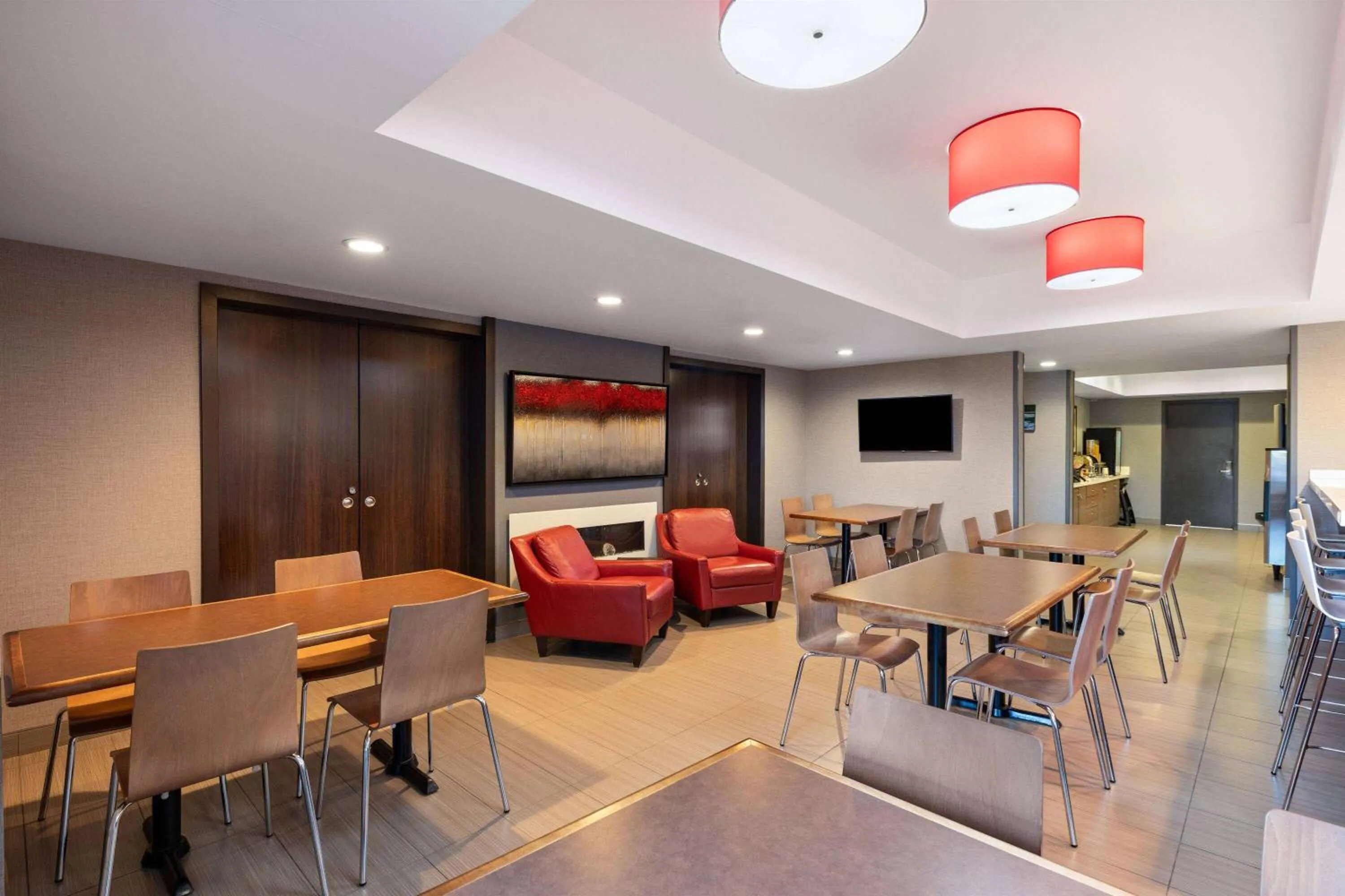 Lobby or reception in Microtel Inn & Suites by Wyndham Kirkland Lake