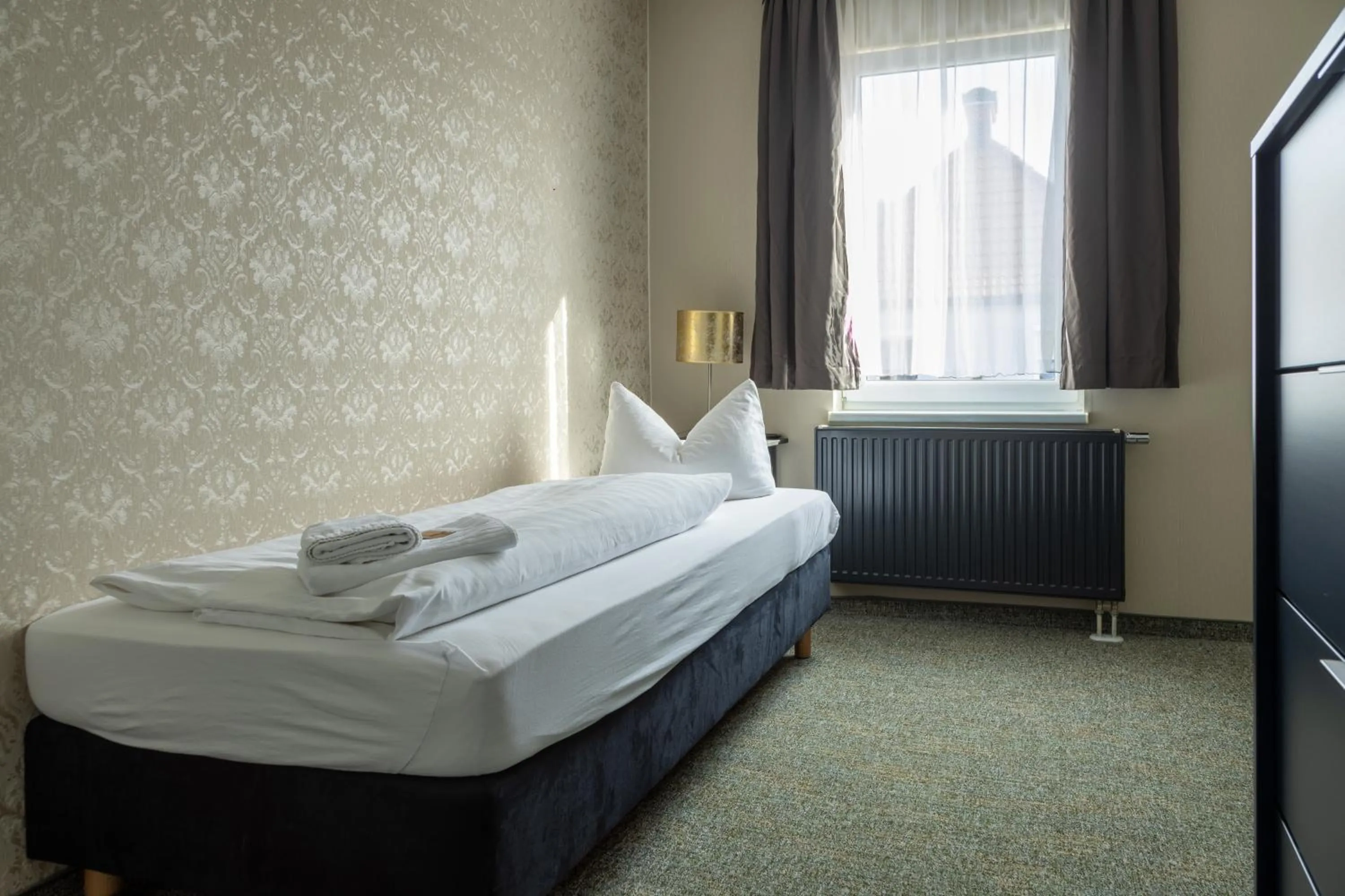 Photo of the whole room, Bed in Spielzeughotel Sonneberg