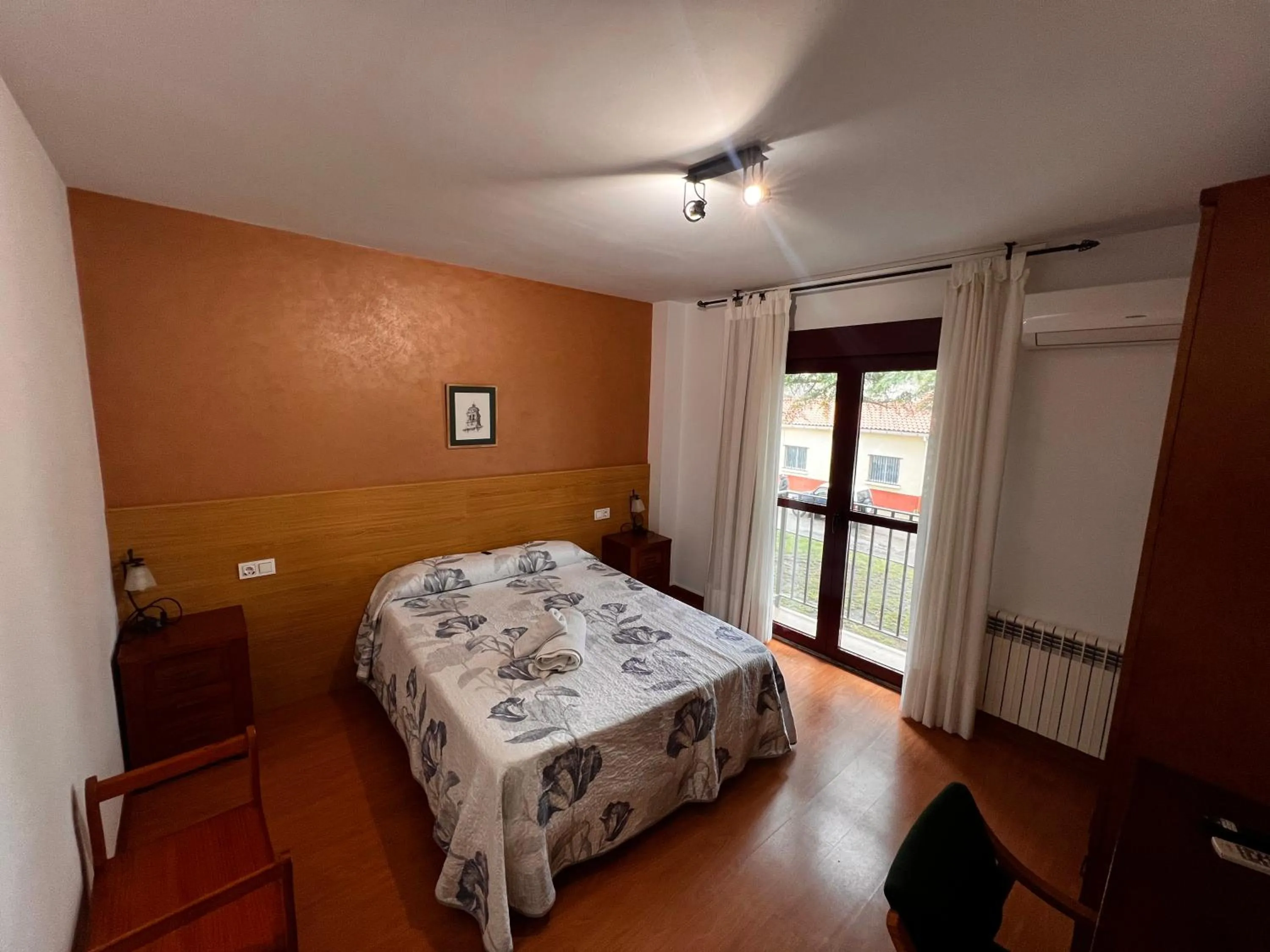 Bed in Hotel Puente de Piedra