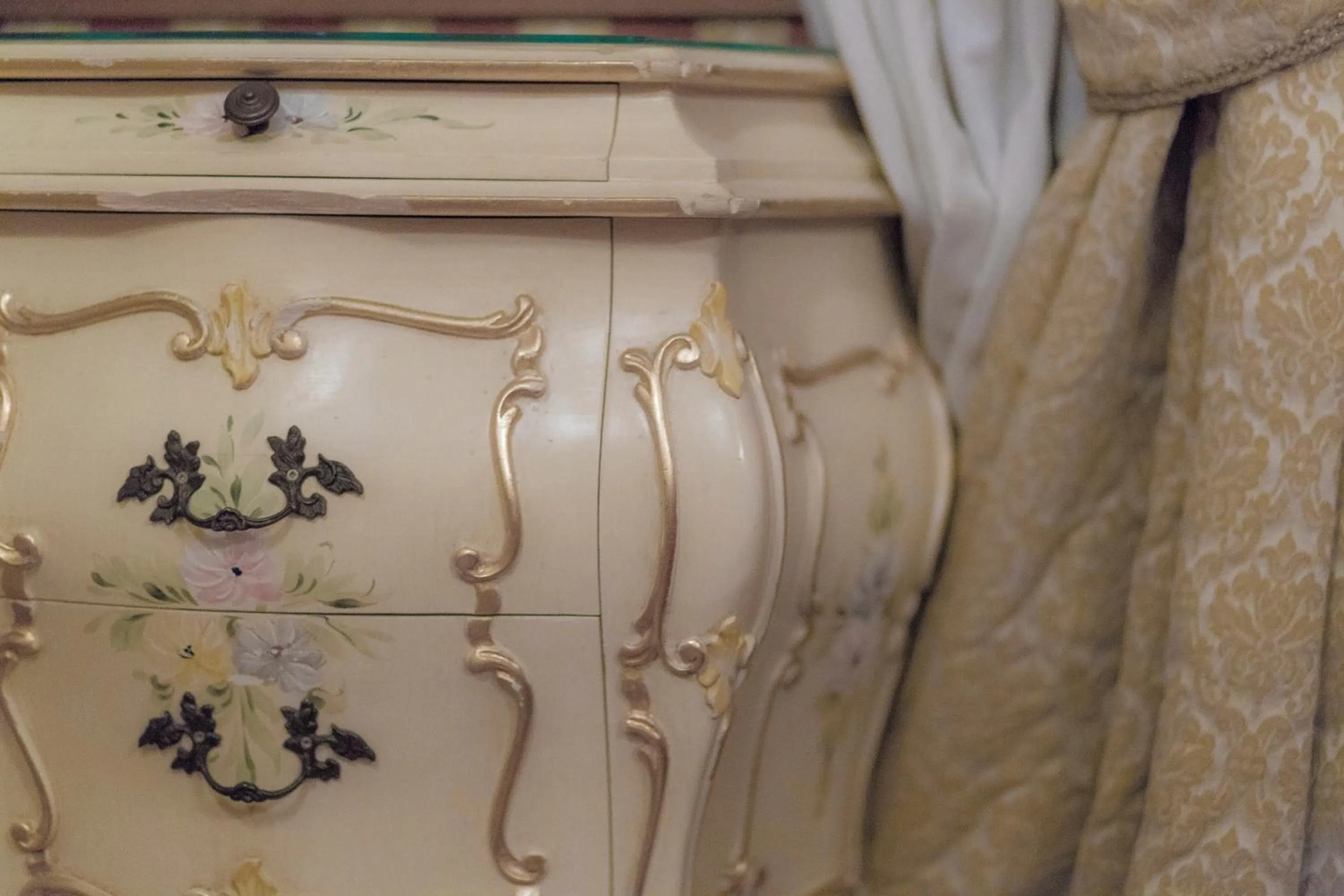 Decorative detail in Dimora Dogale