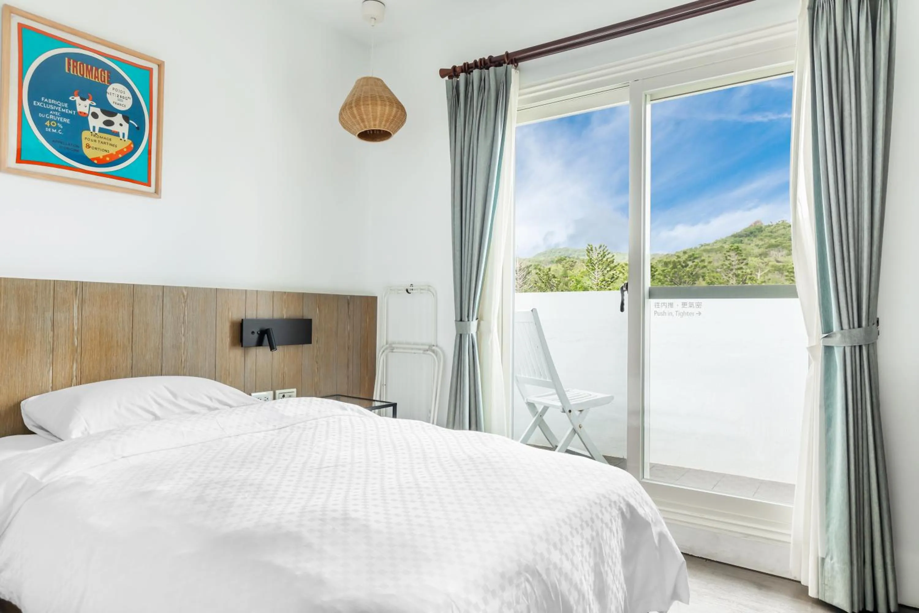 Photo of the whole room, Bed in Fairyland & Farm Guest House