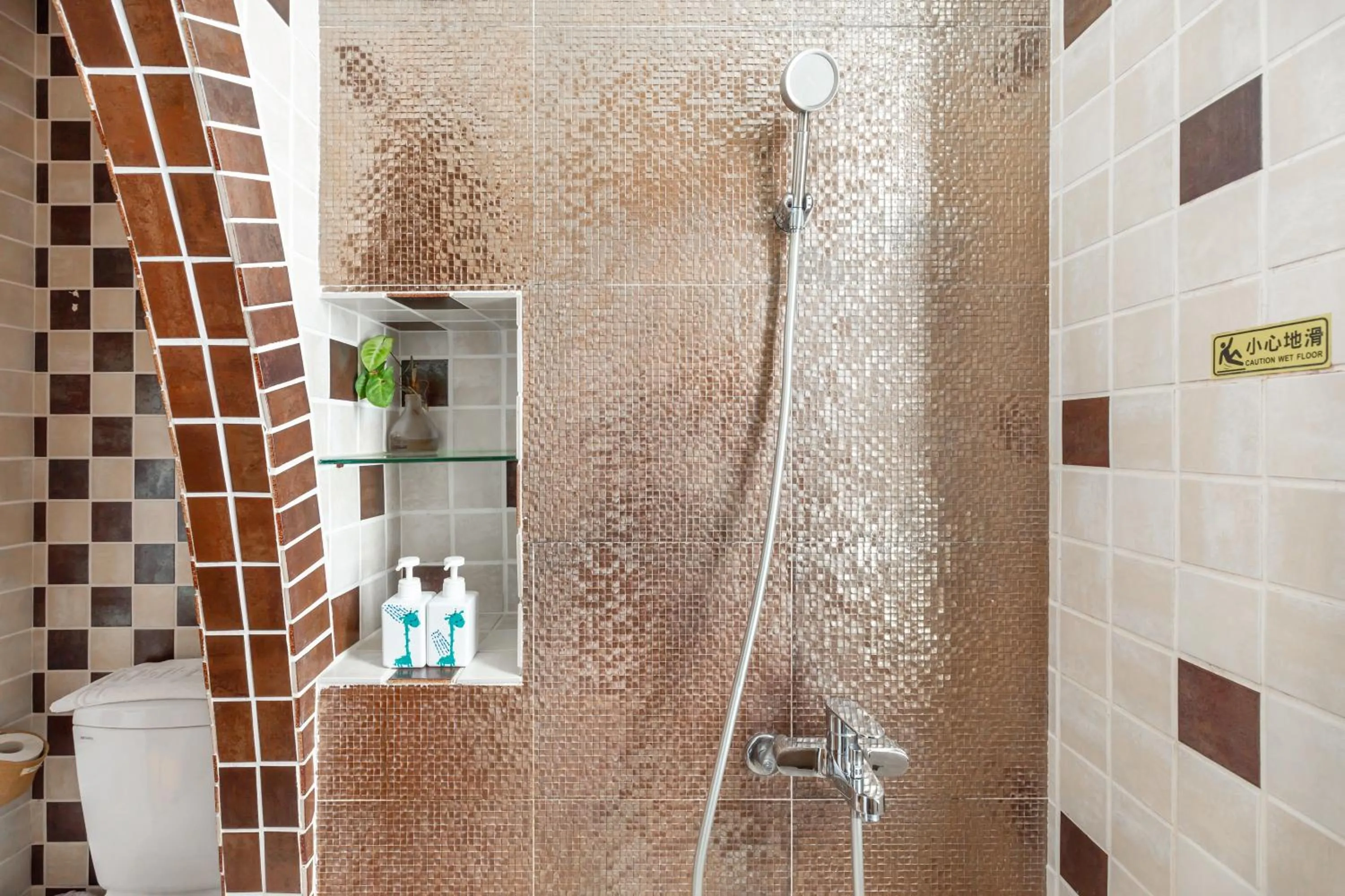 Bathroom in Fairyland & Farm Guest House