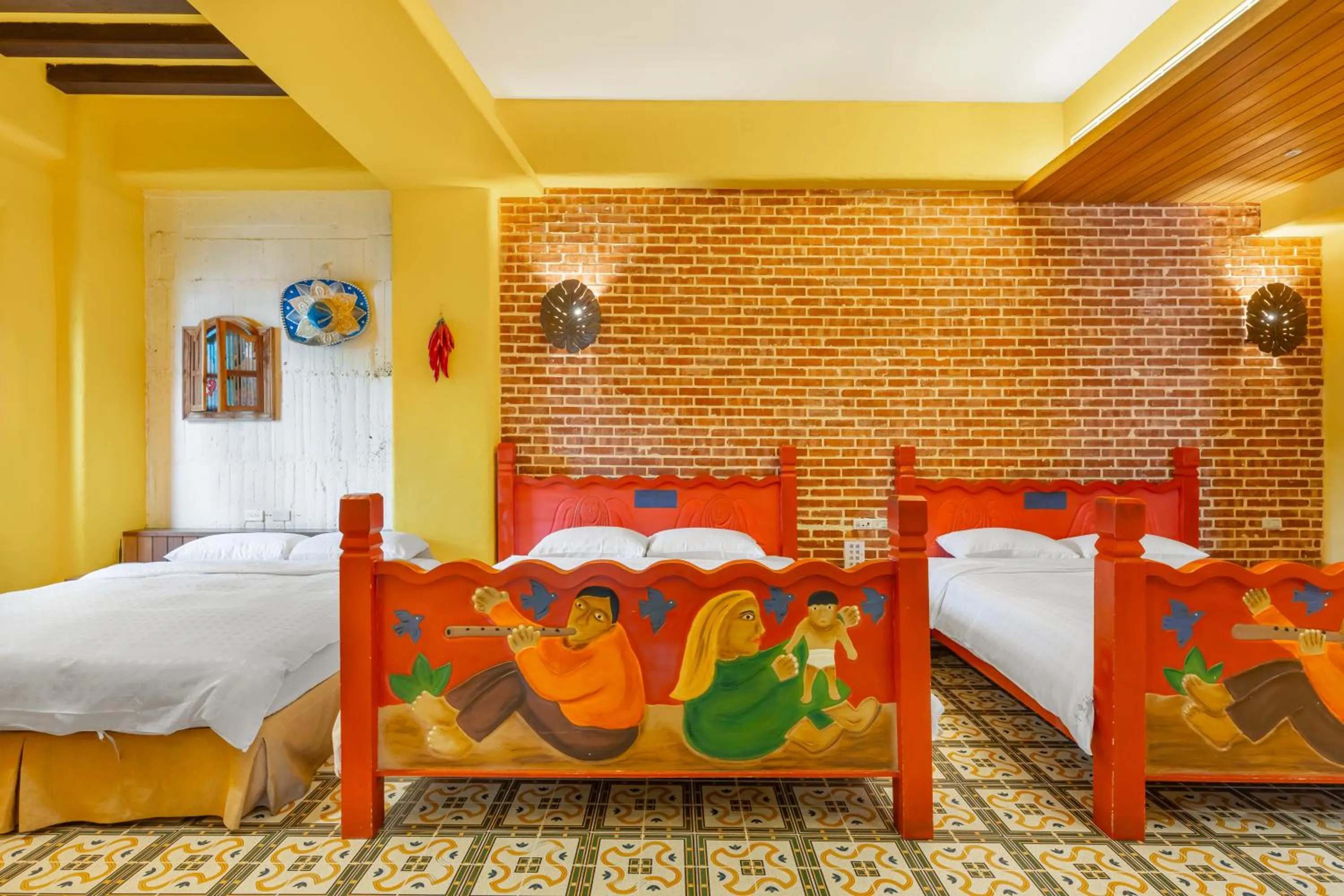 Photo of the whole room, Bed in Fairyland & Farm Guest House